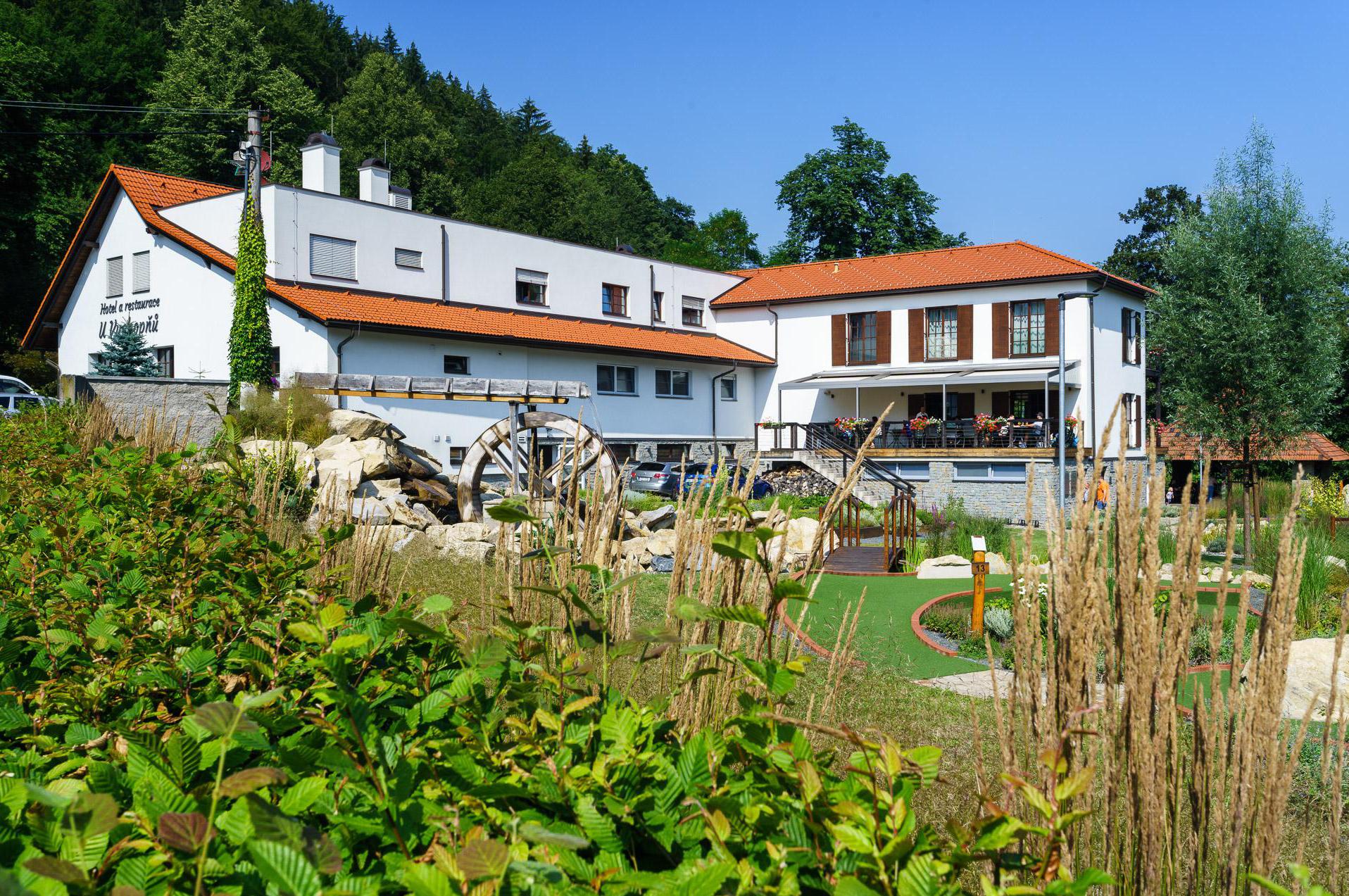 Hotel a restaurace U Vychopňů