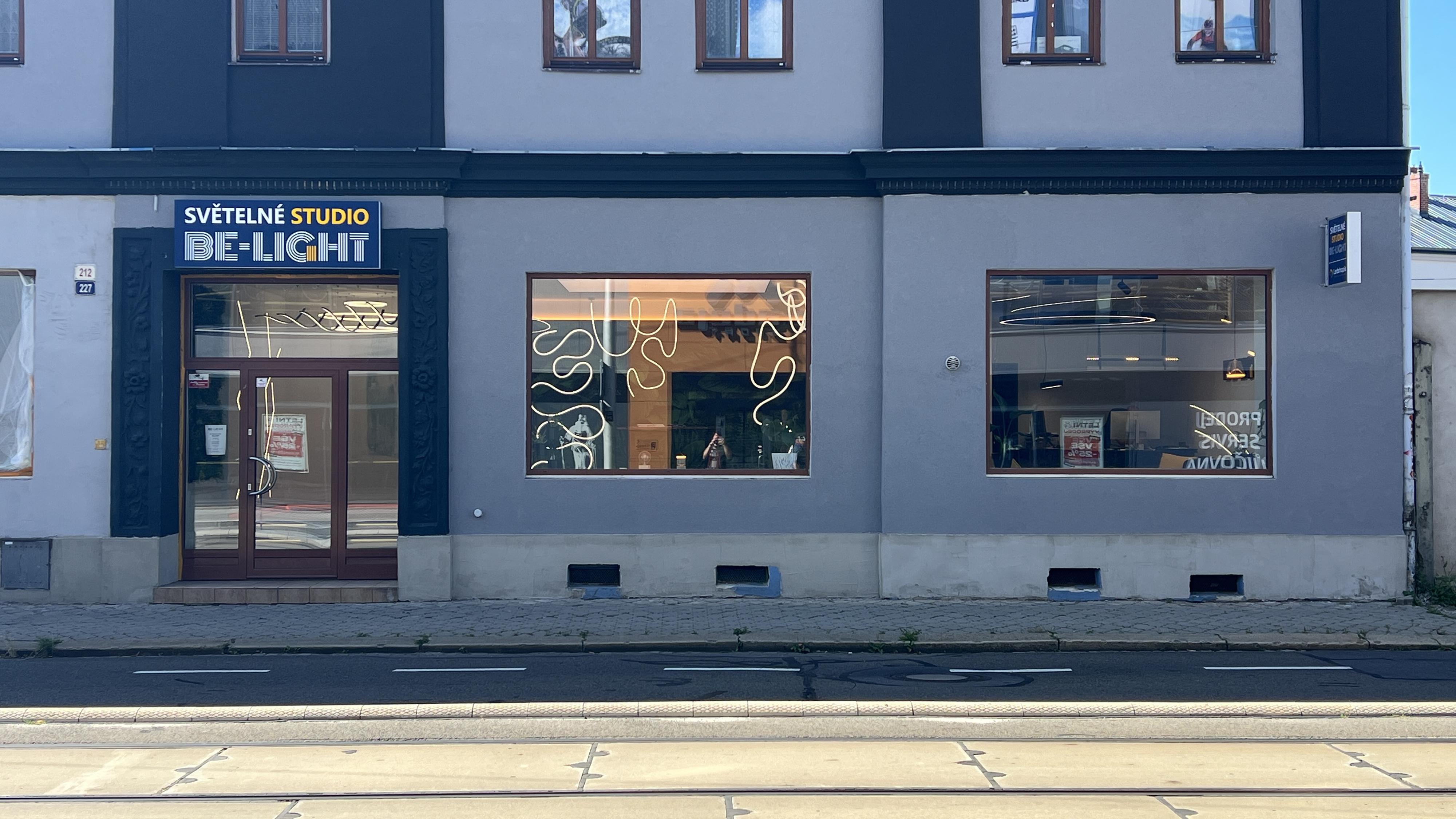 BE-LIGHT - Světelné studio