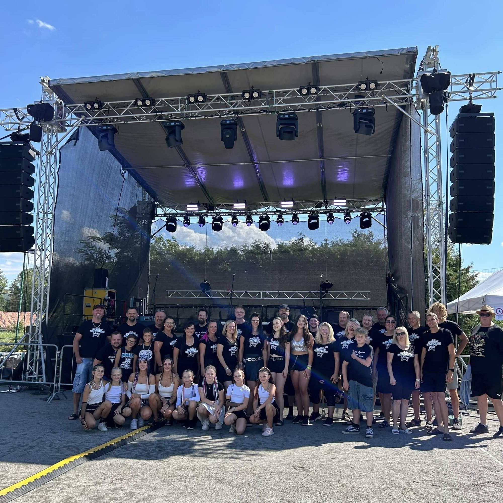 U vagónu - Spolek Líšeňáček foto 3