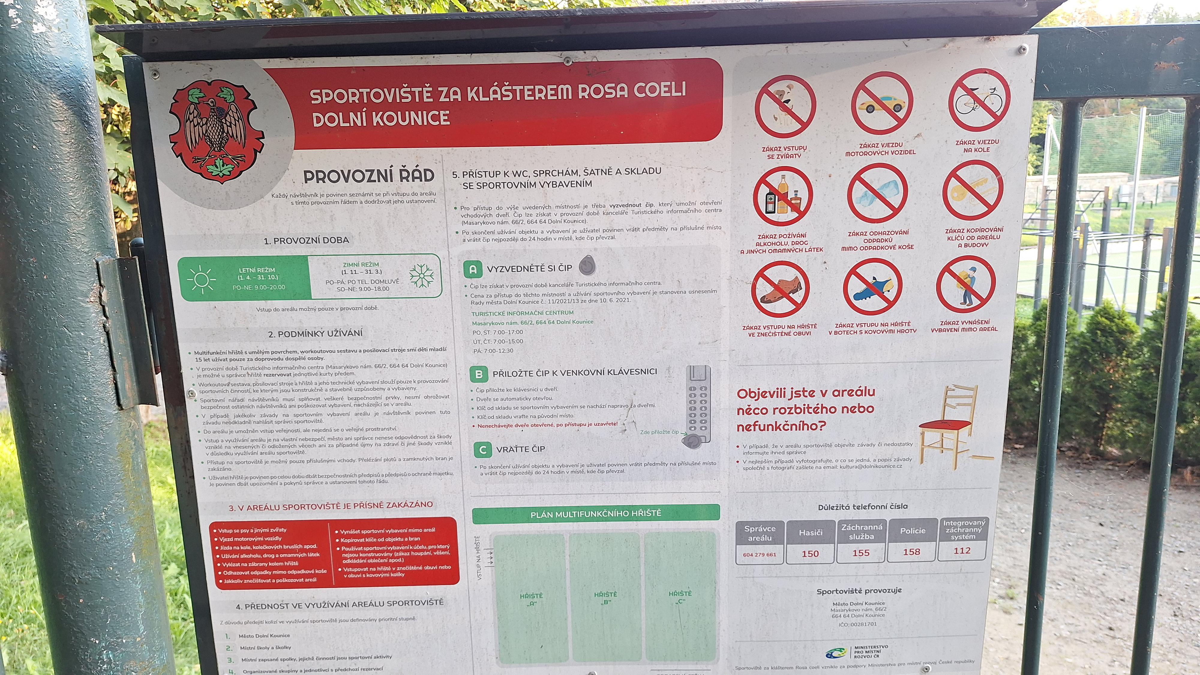 Sportoviště za klášterem Rosa coeli foto 4