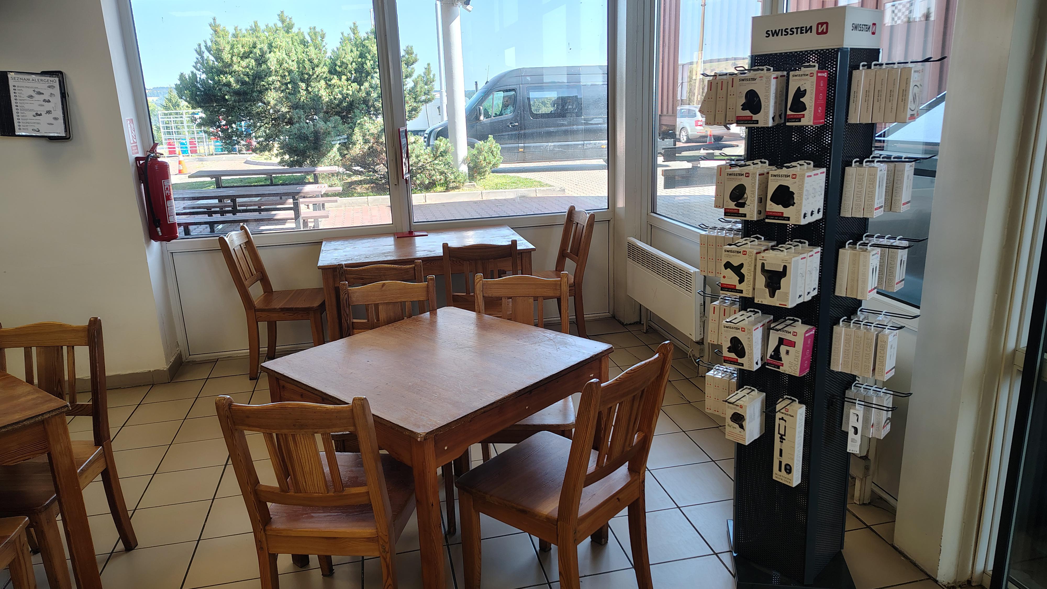 Občerstvení na čerpací stanici foto 2