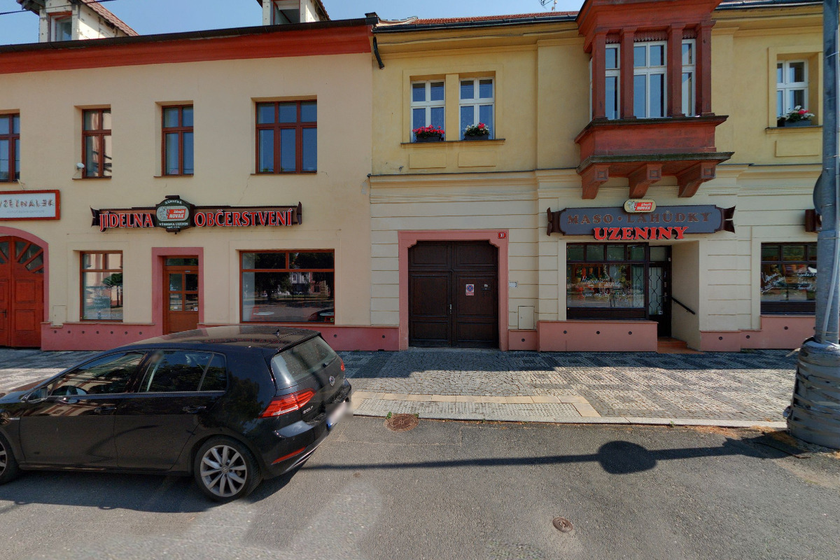 Zámecká výrobna uzenin / jídelna