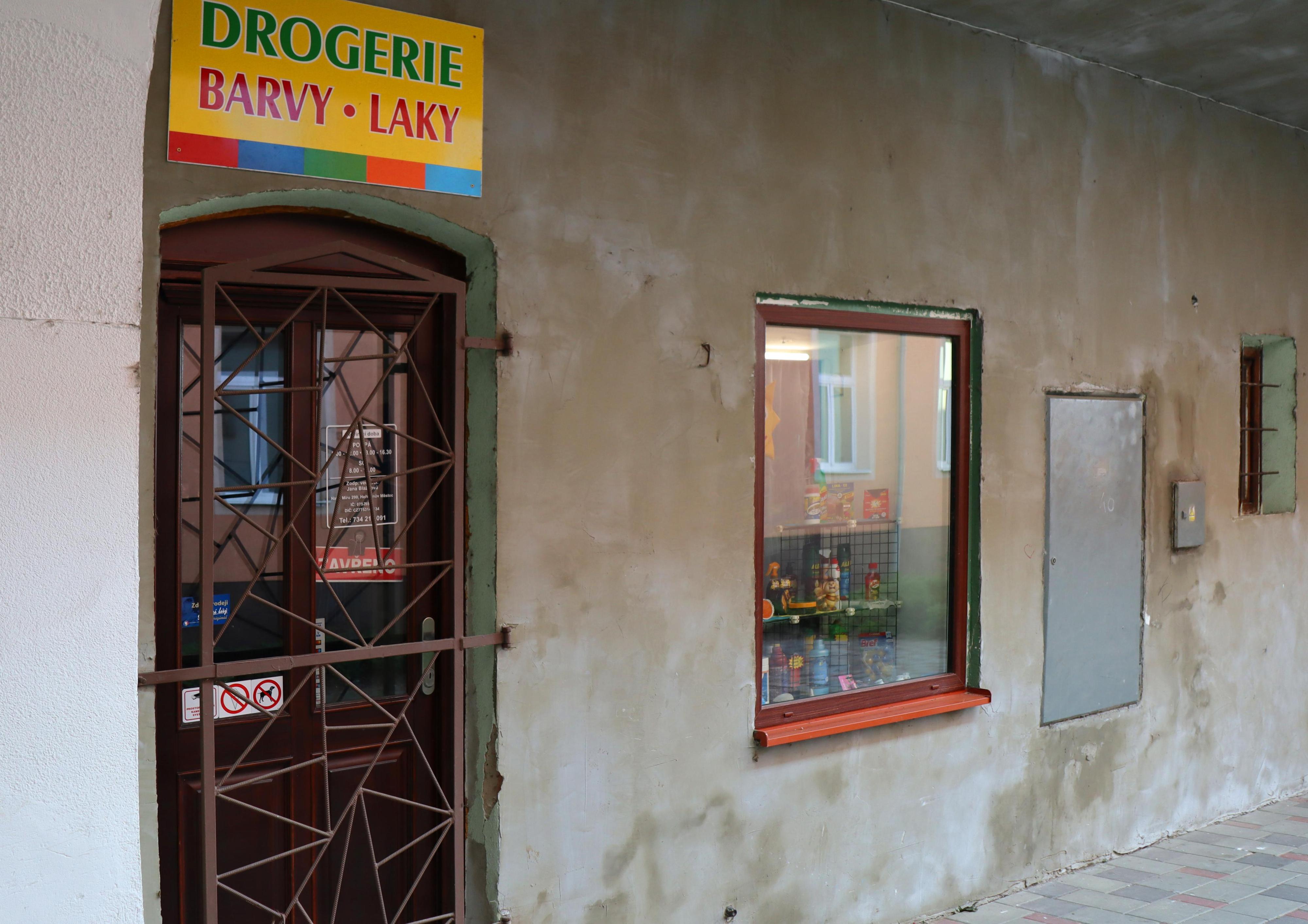 Blažková Jana - Drogerie, barvy, laky foto 2