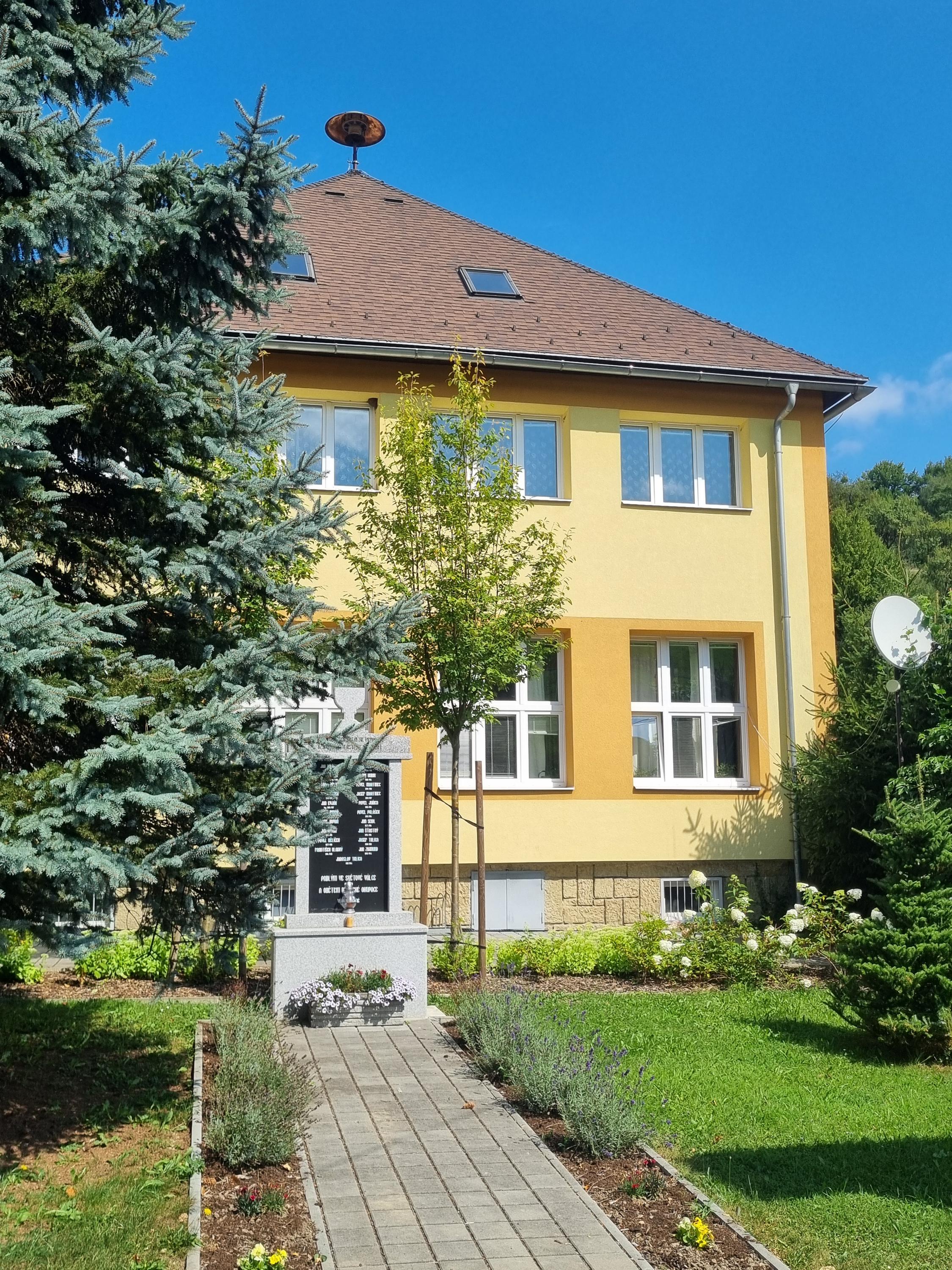 Seninka - obecní úřad foto 3