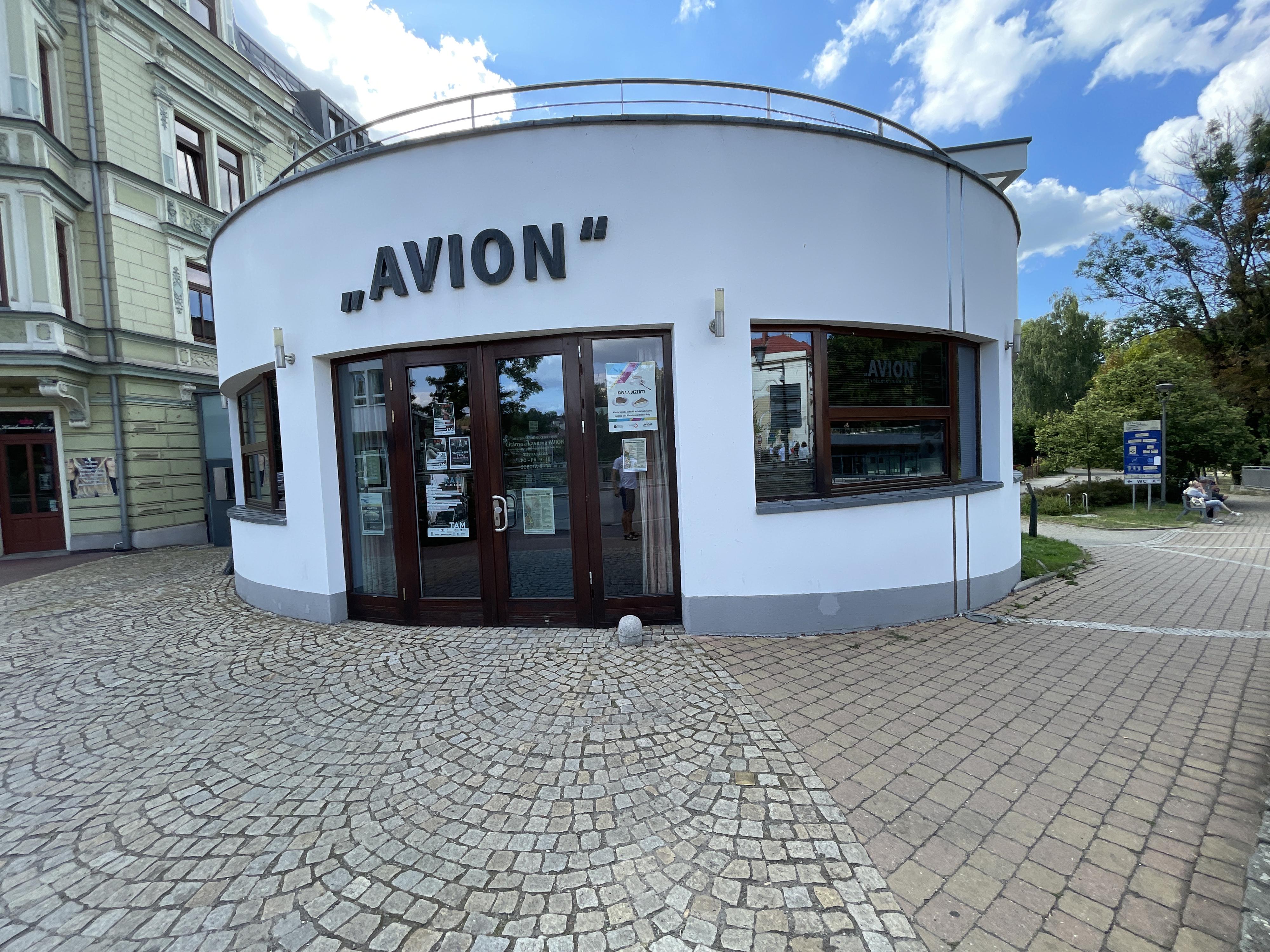 Čítárna a kavárna Avion foto 5