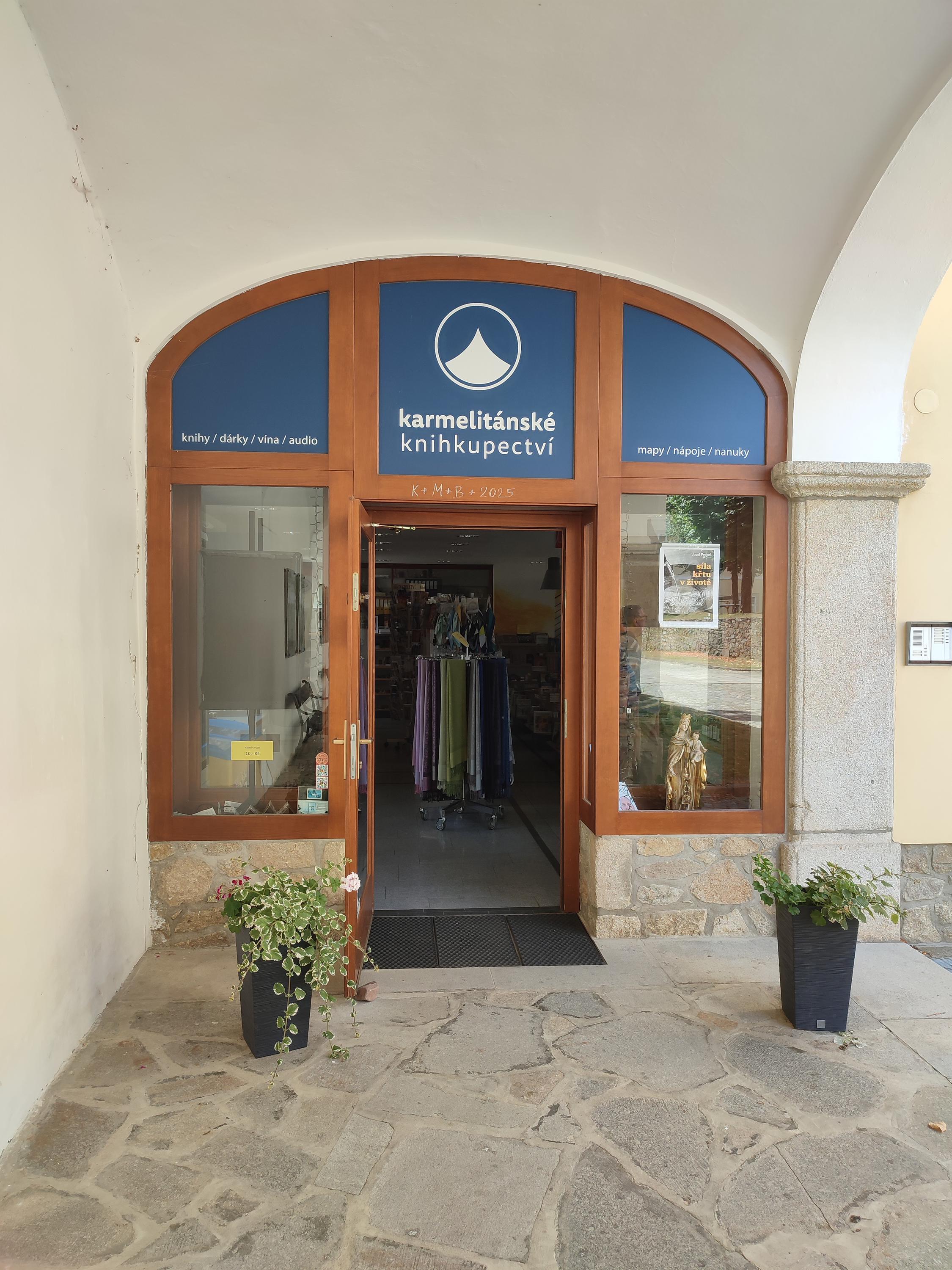 Karmelitánské knihkupectví a poutní prodejna