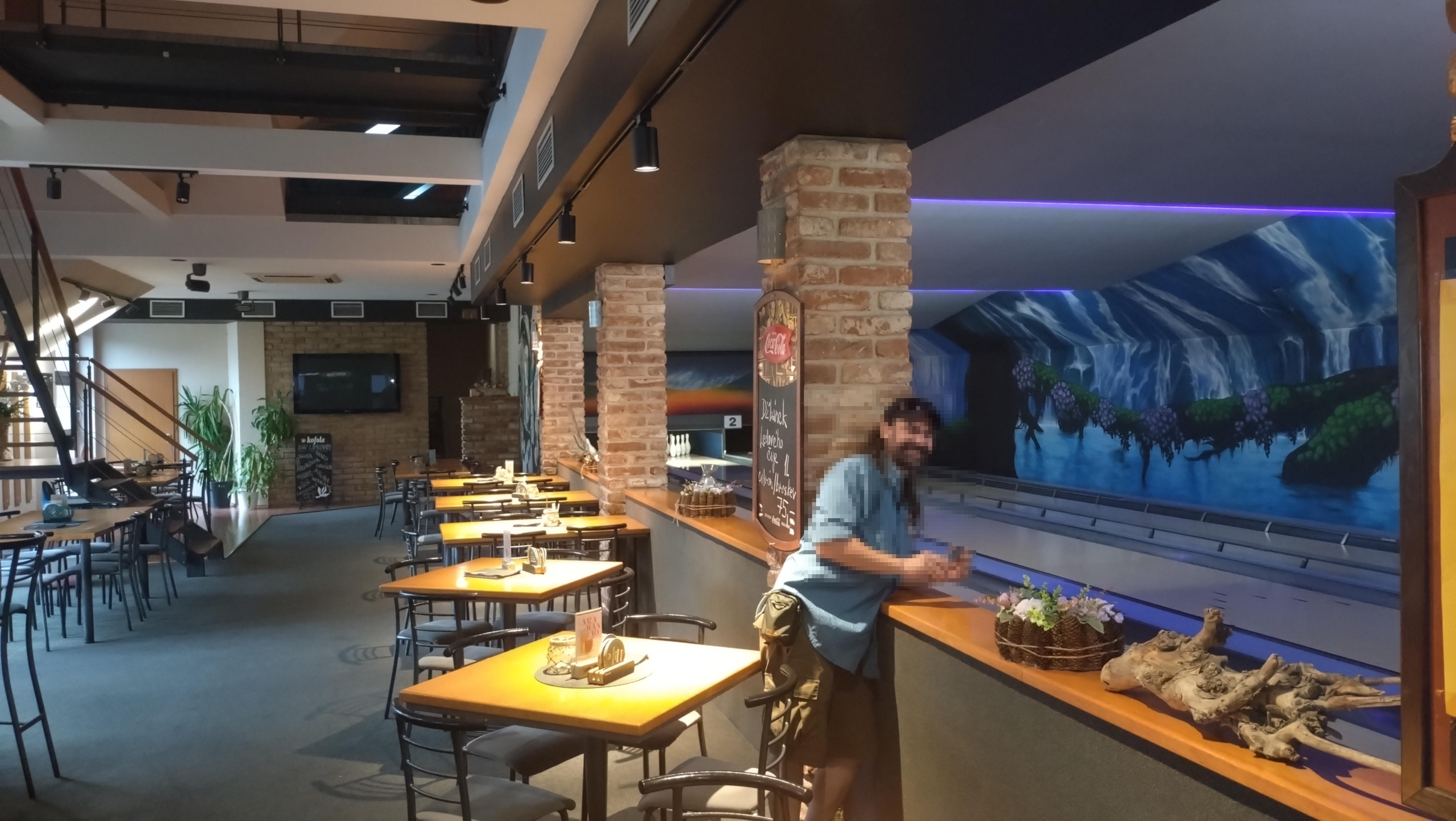 Bowling Bar - Restaurant