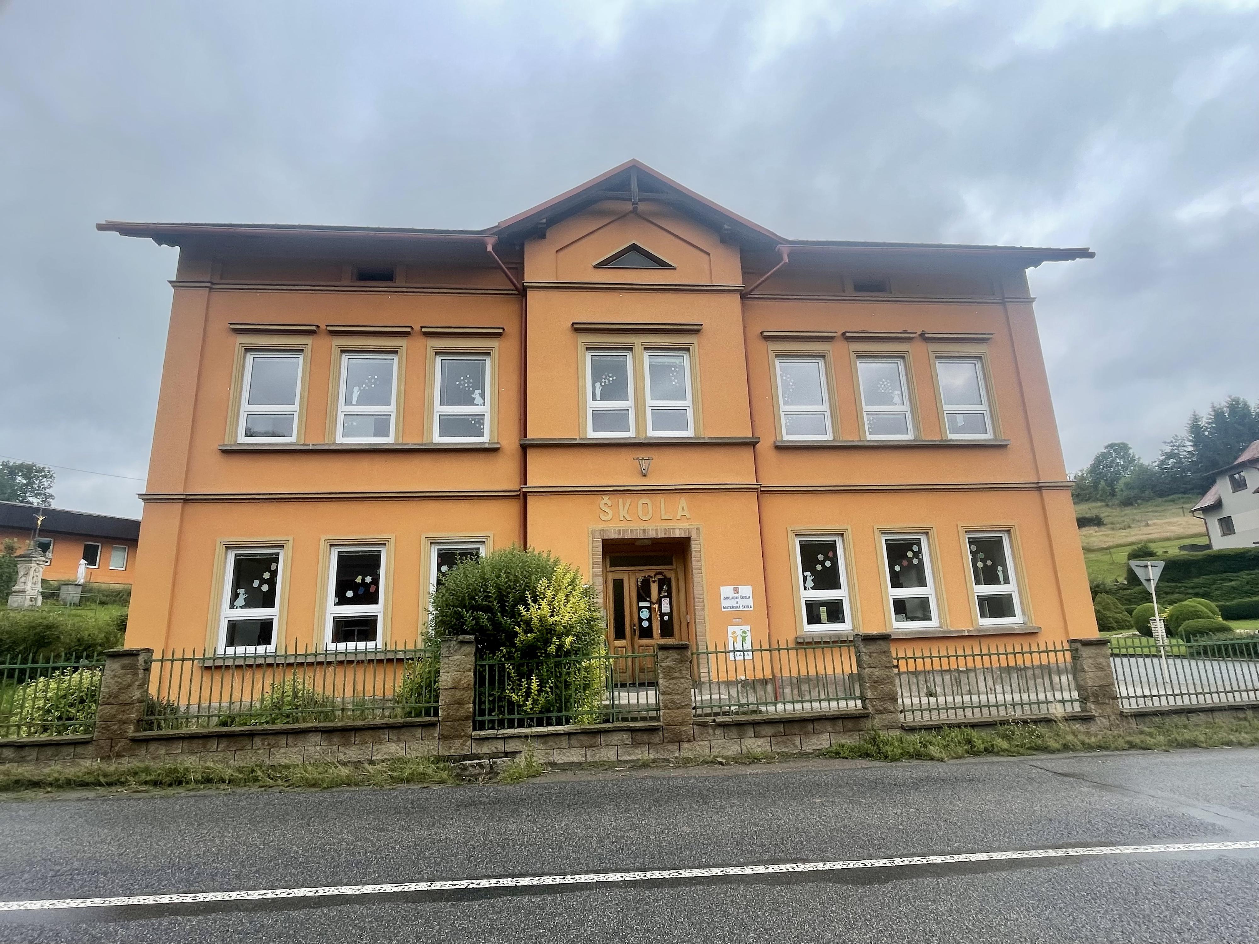Základní škola Slaná foto 3