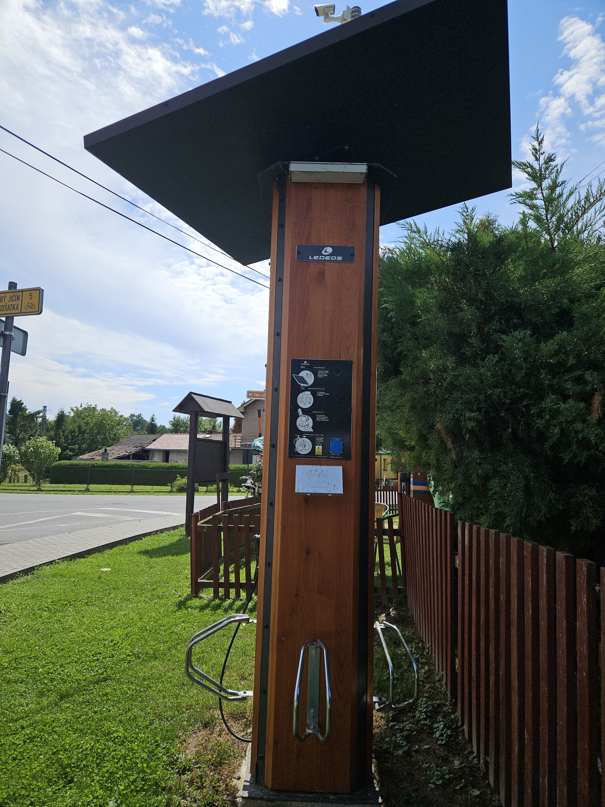 Nabíjecí stanice pro elektrokola foto 2