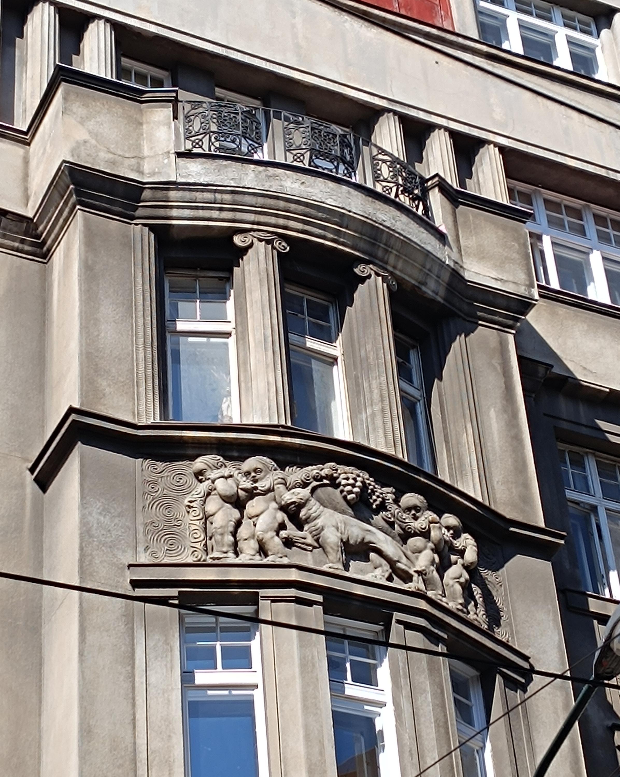 Knihkupectví a antikvariát Spálená 53 foto 5