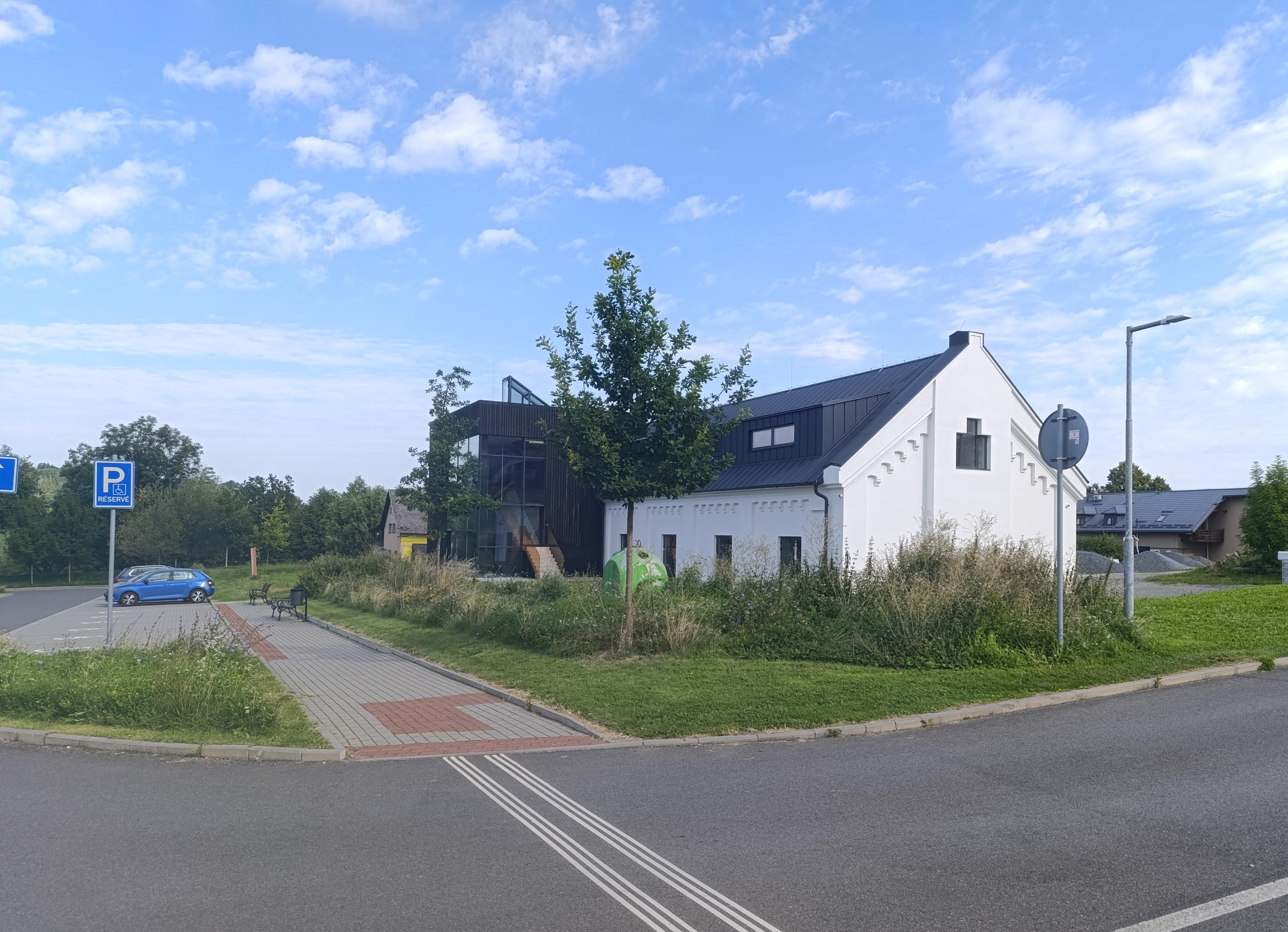 Obecní knihovna Hukvaldy foto 2