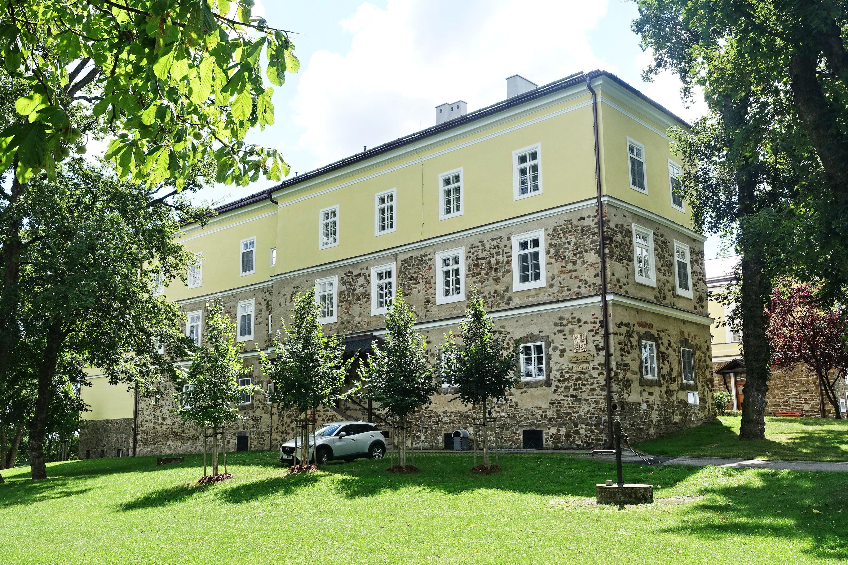 Dolní Benešov - městský úřad foto 2