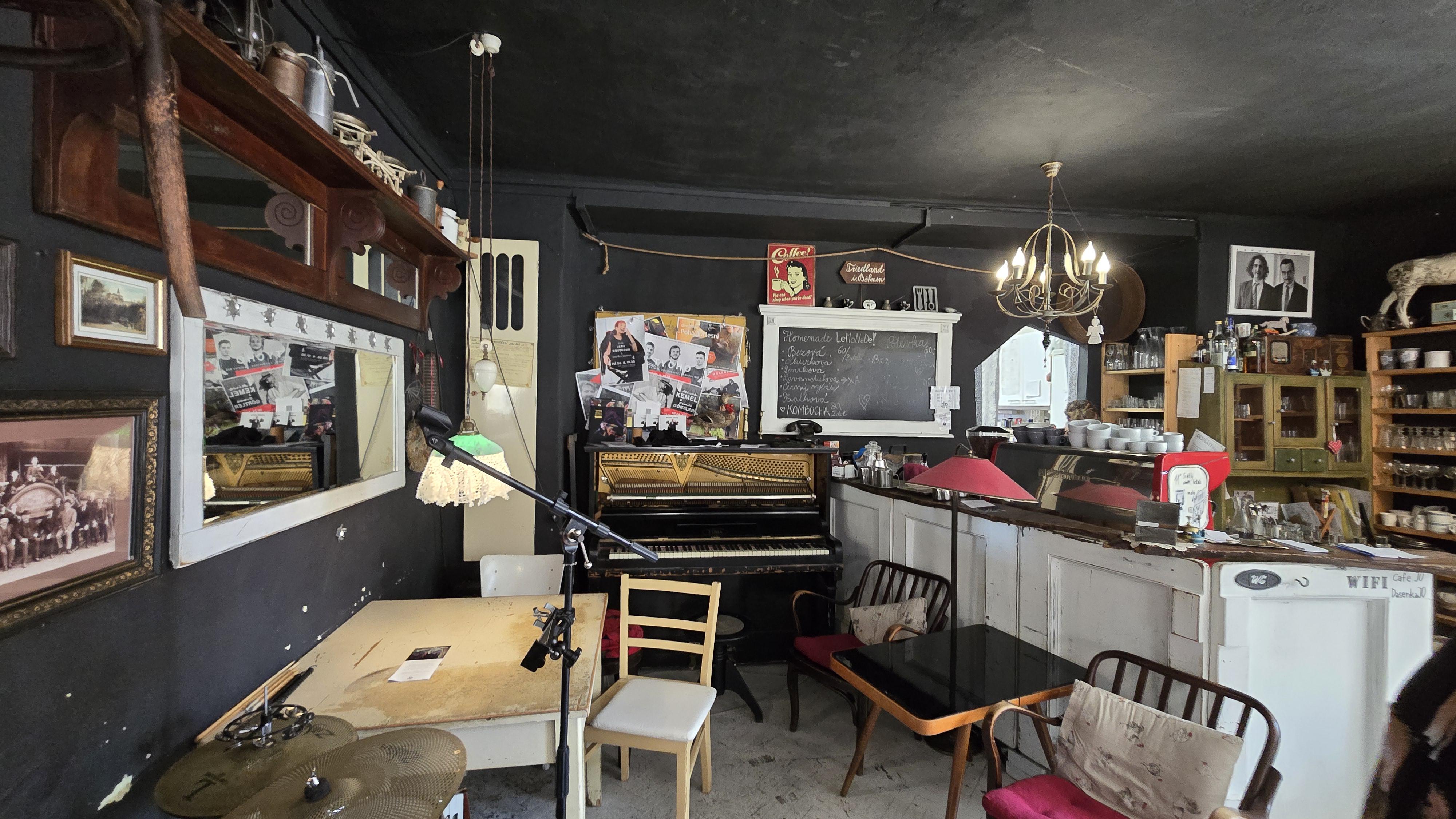 CAFÉ Jazzová Osvěžovna foto 2