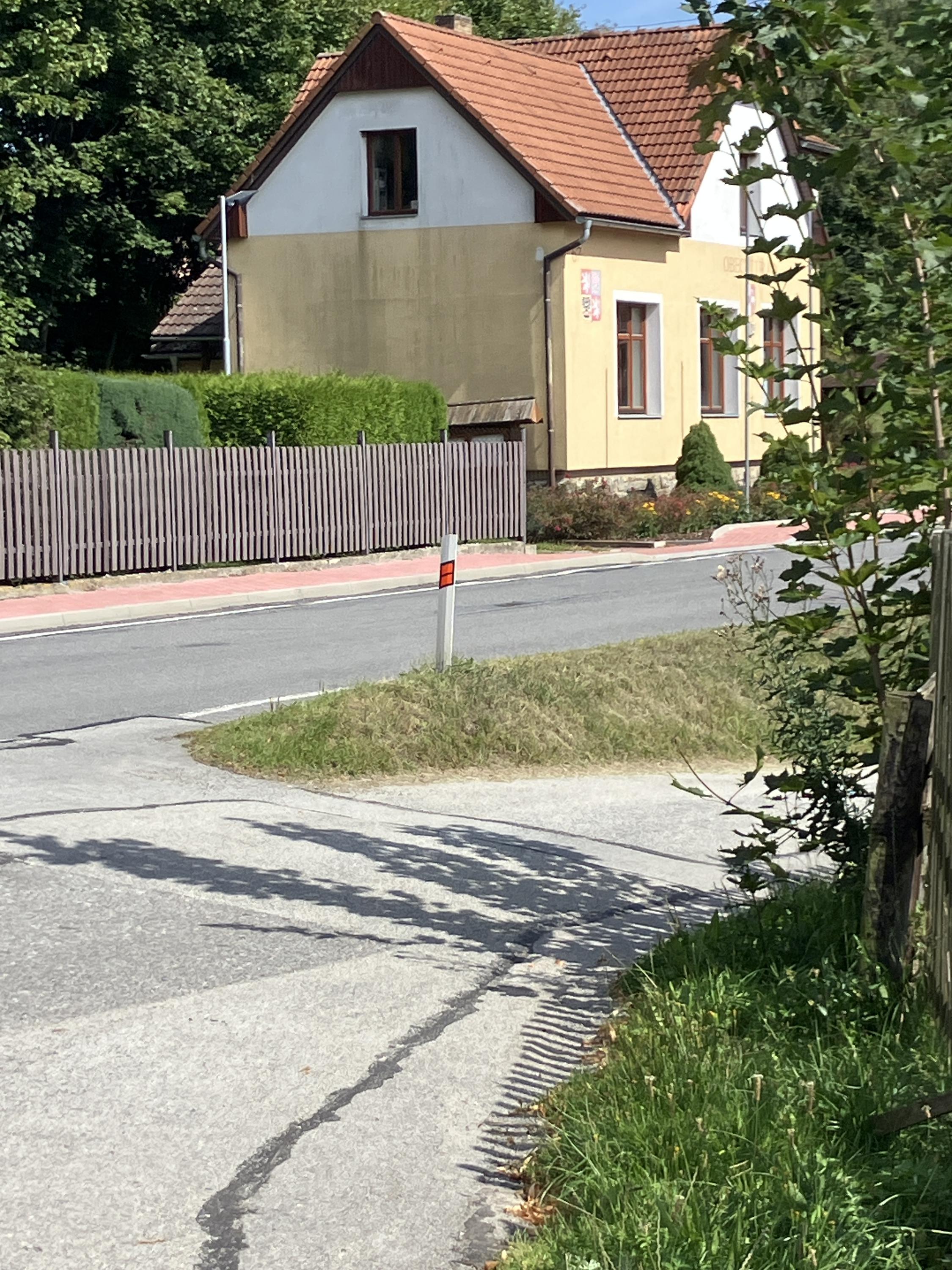 Včelnička - obecní úřad foto 2