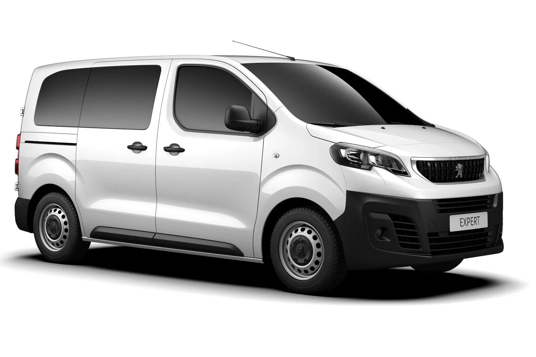 Zapůjčení minivanu PEUGEOT EXPERT TRAVELLER 8-míst