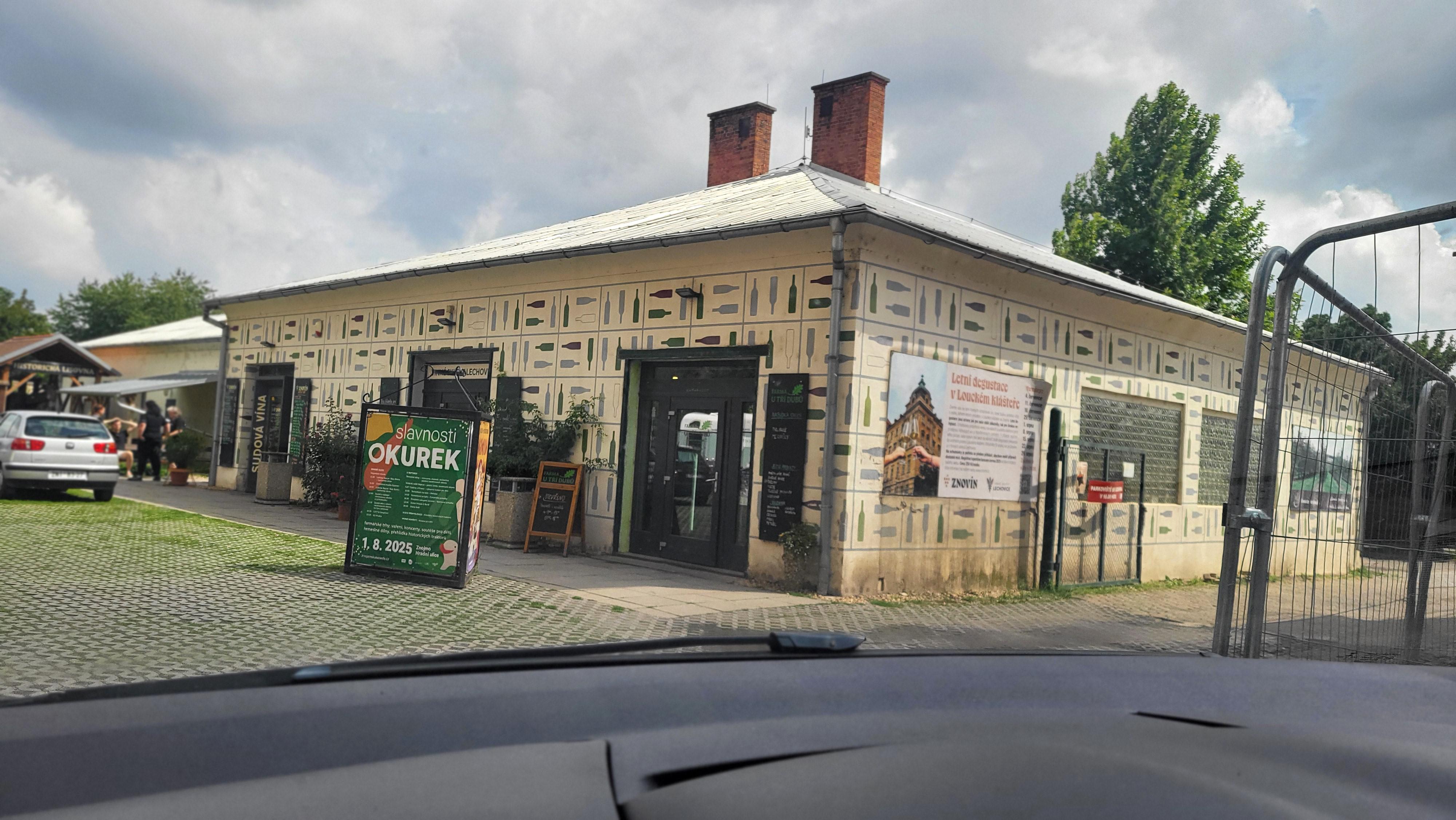 FARMA U TŘÍ DUBŮ foto 2