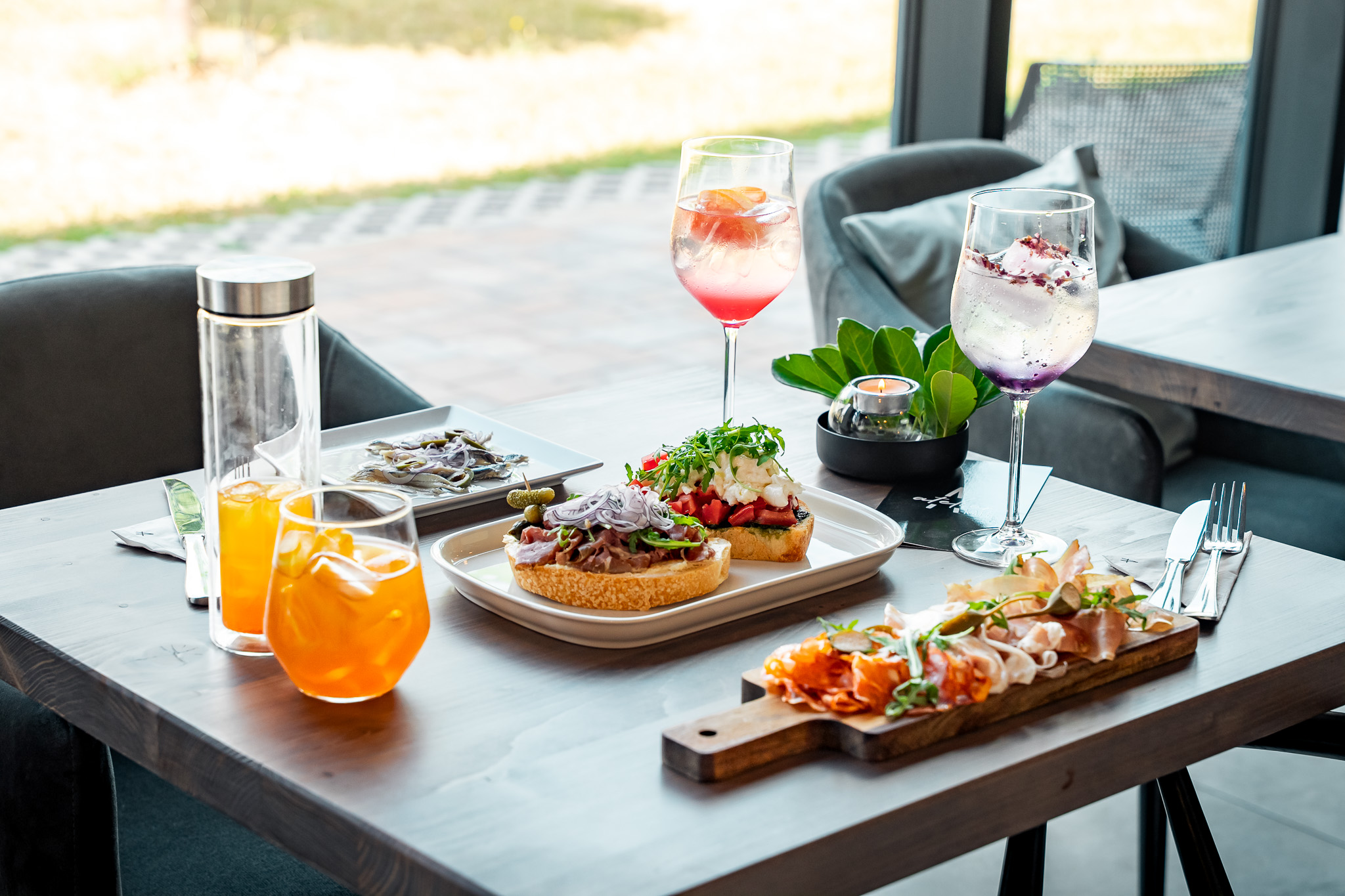 Dopřejte si příjemné posezení u nás v Ateliér Kafé