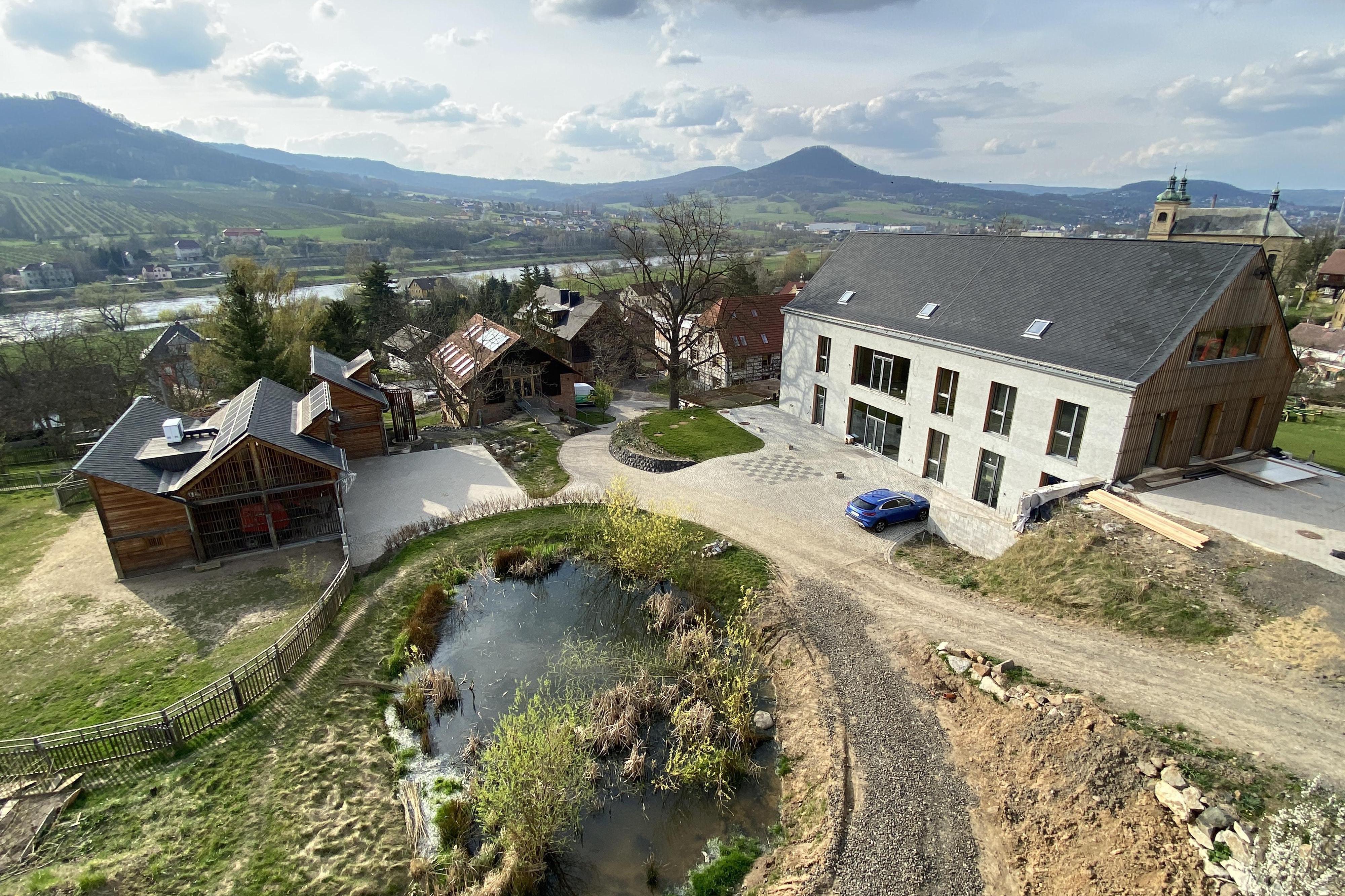 Lesní mateřská škola Jurta, Základní škola Jurta