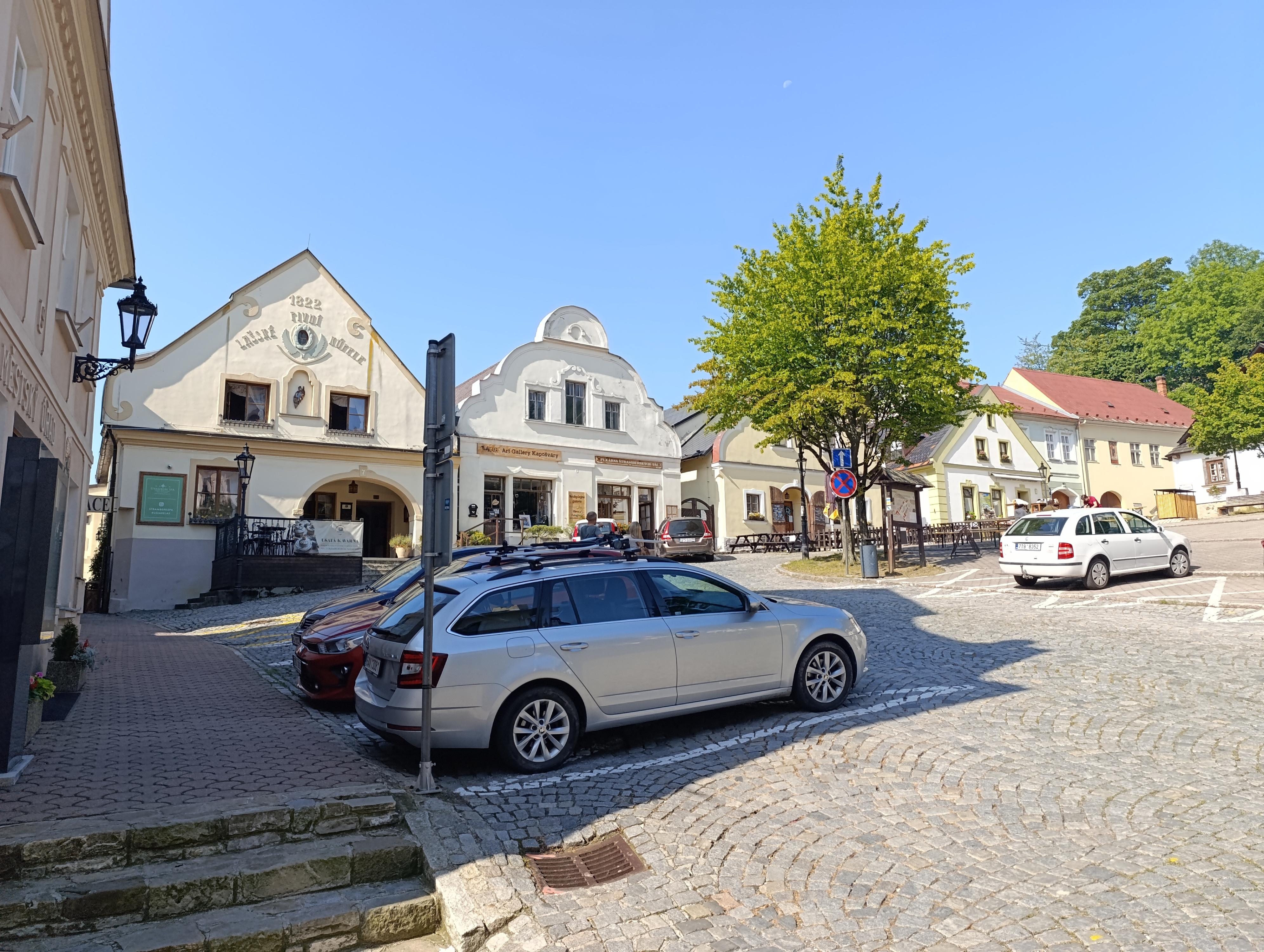 Ušatá kavárna