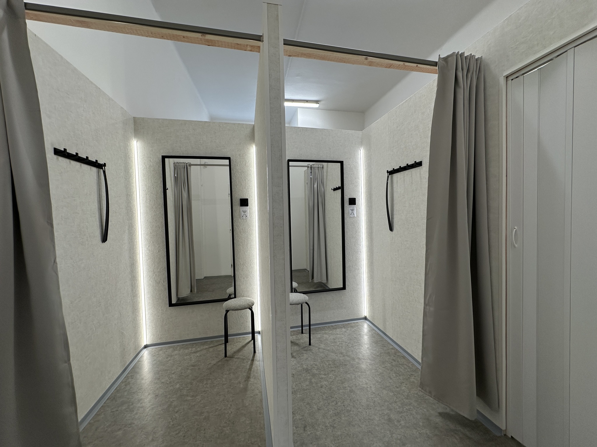 RELOOK | Dámský výběrový second hand foto 4