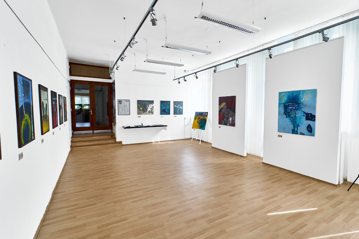 Kulturní dům města Holic - Galerie