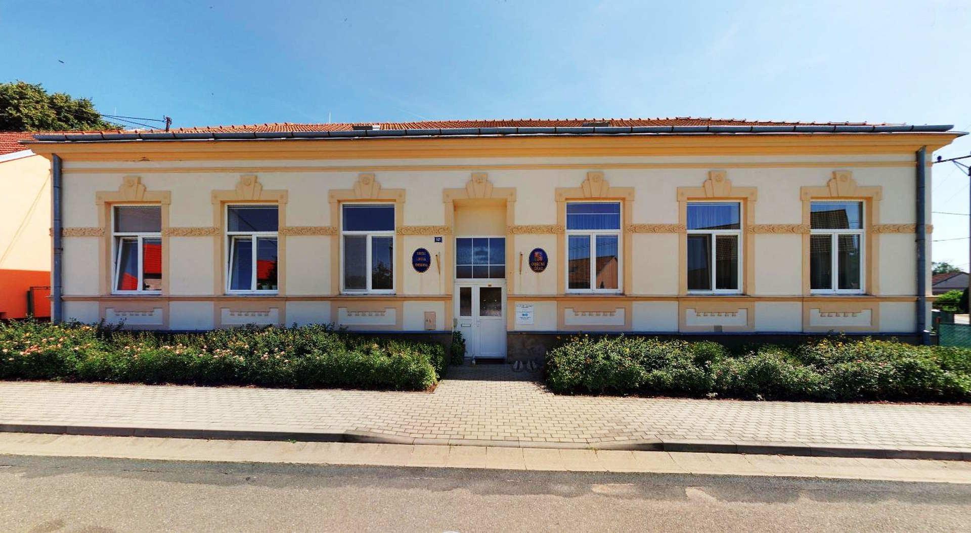 Krhovice - obecní úřad foto 2