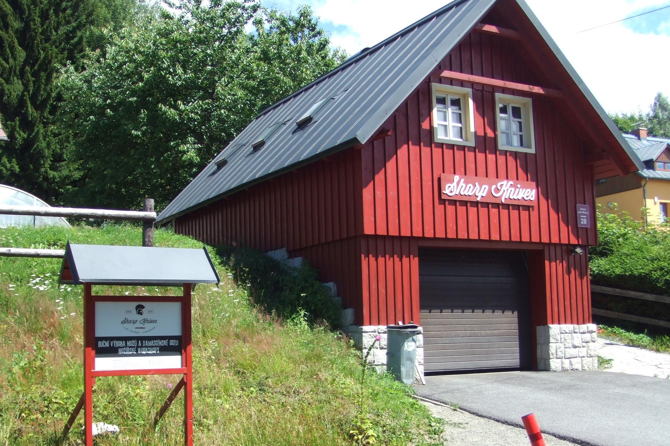 Jiří Dvořák – Sharp Knives