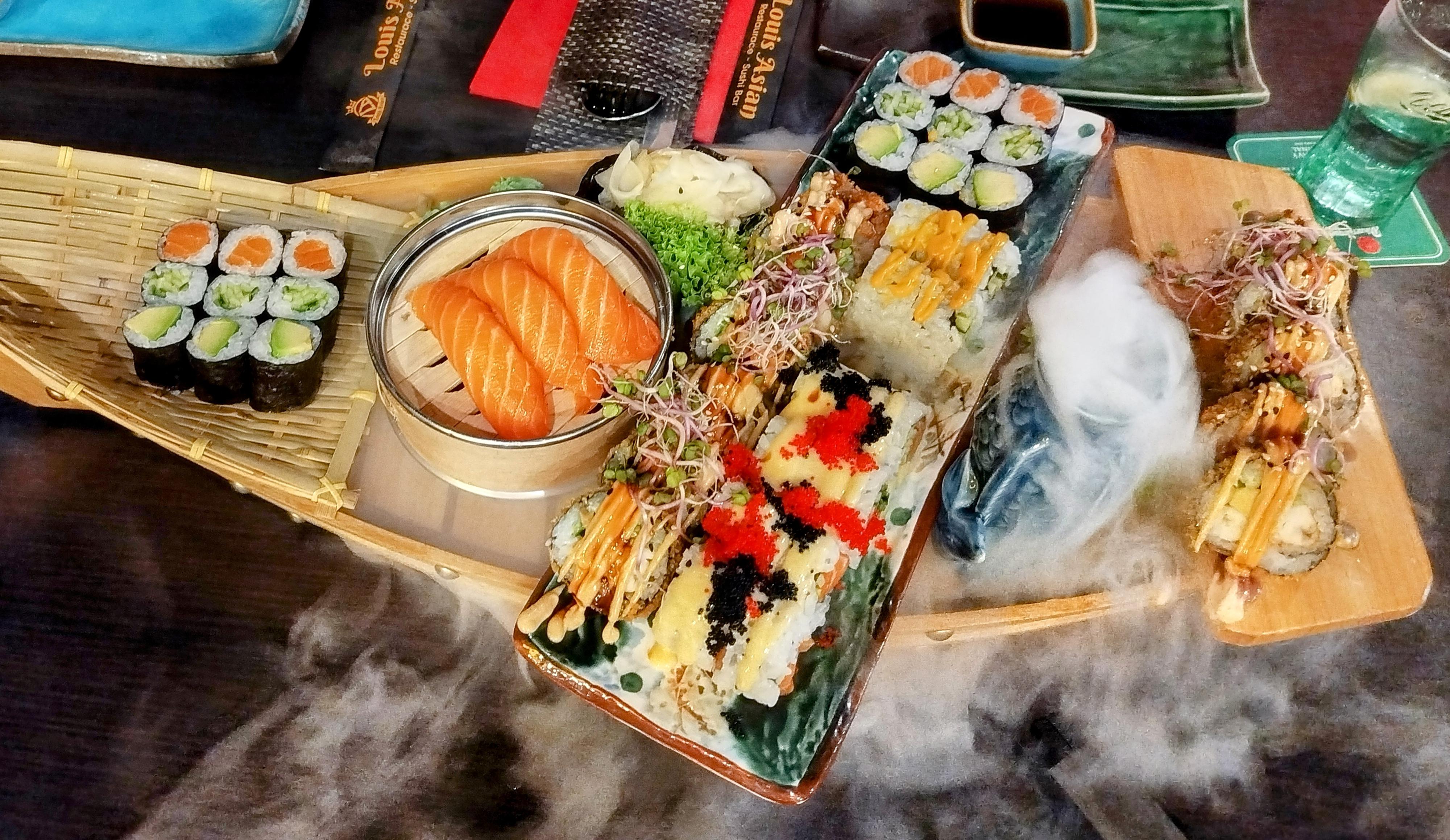 LOUIS ASIAN Restaurace Sushi Bar foto 2