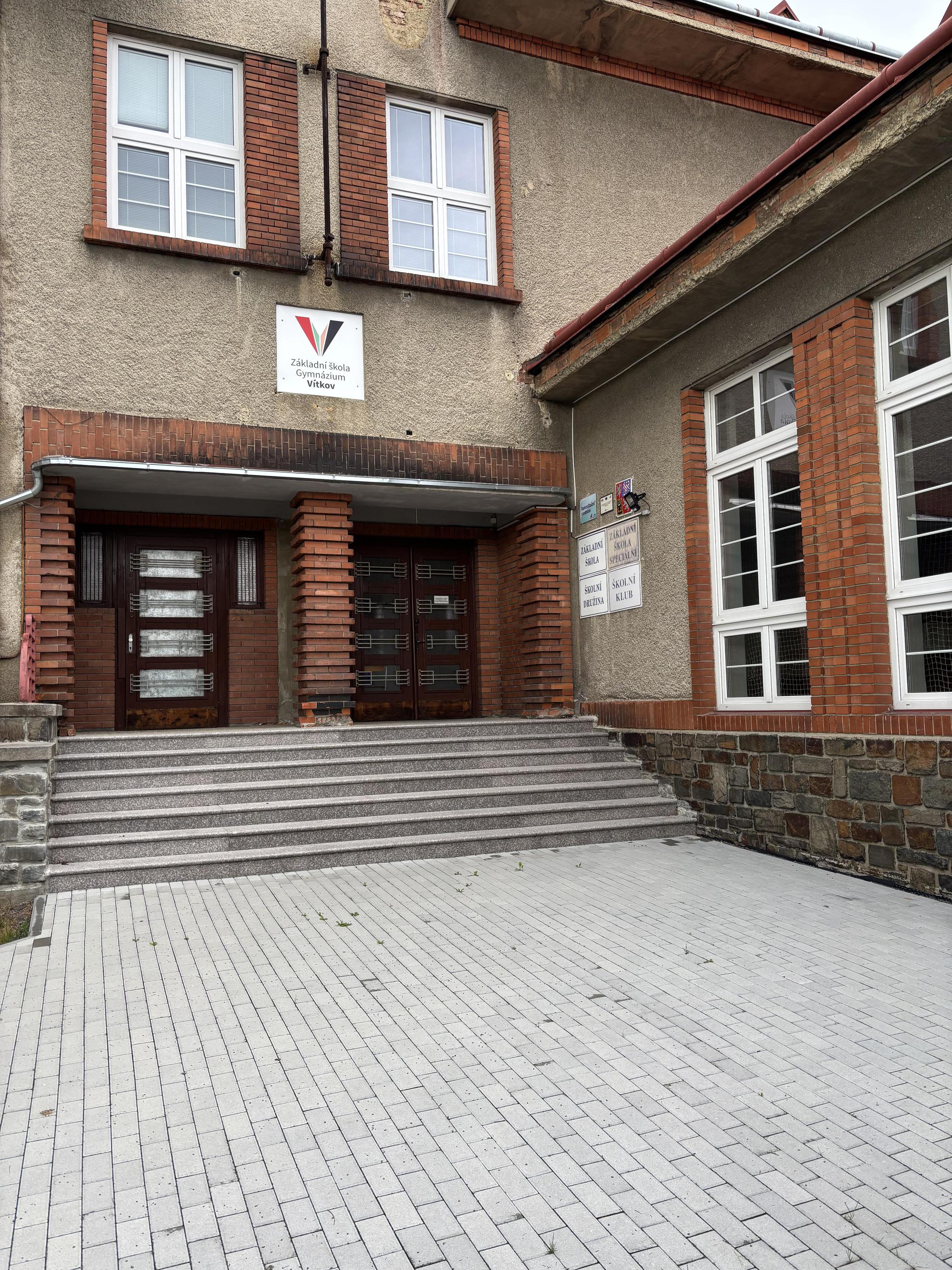 Gymnázium Vítkov foto 2