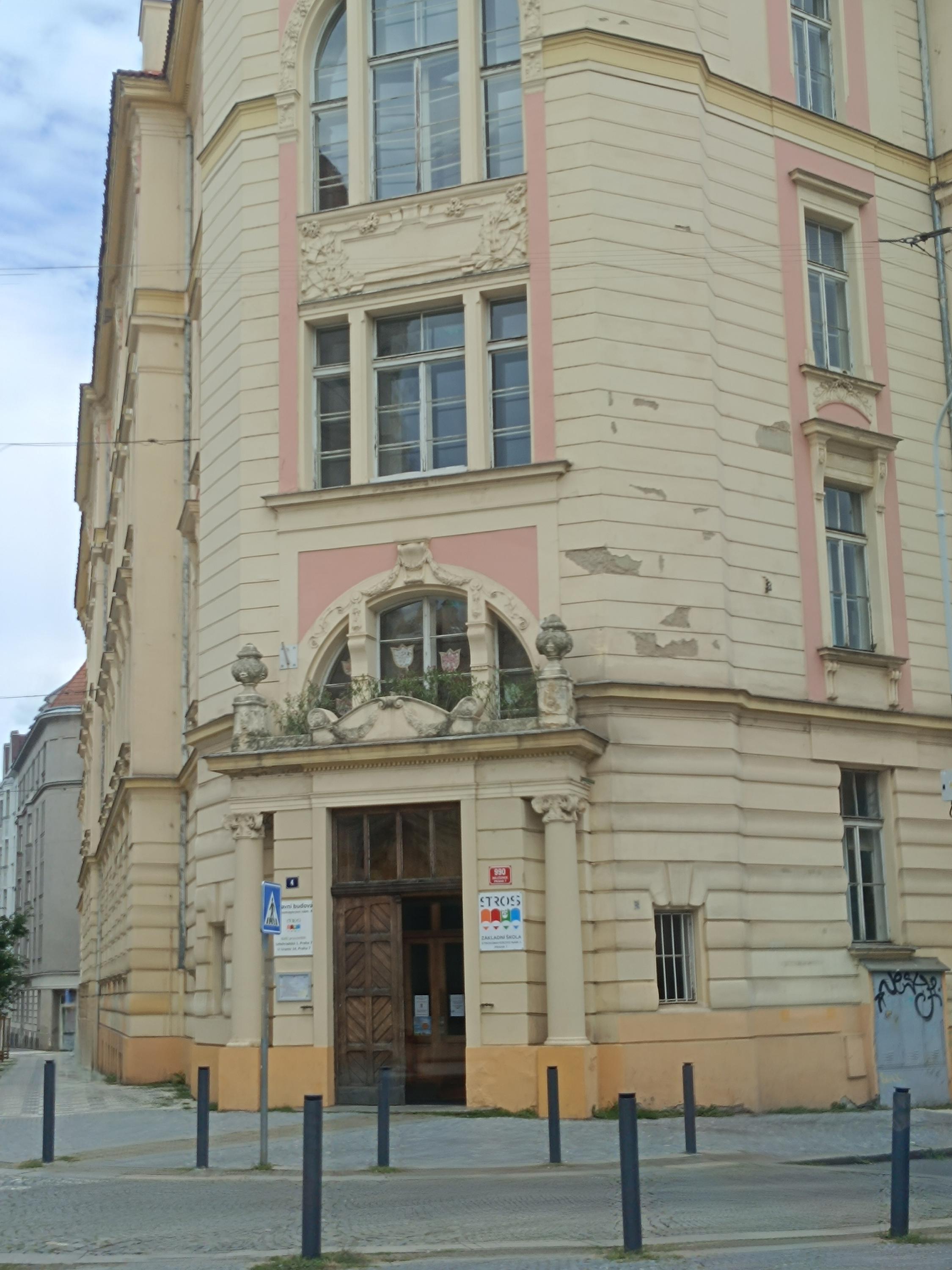 ZŠ Praha 7, Strossmayerovo náměstí foto 4