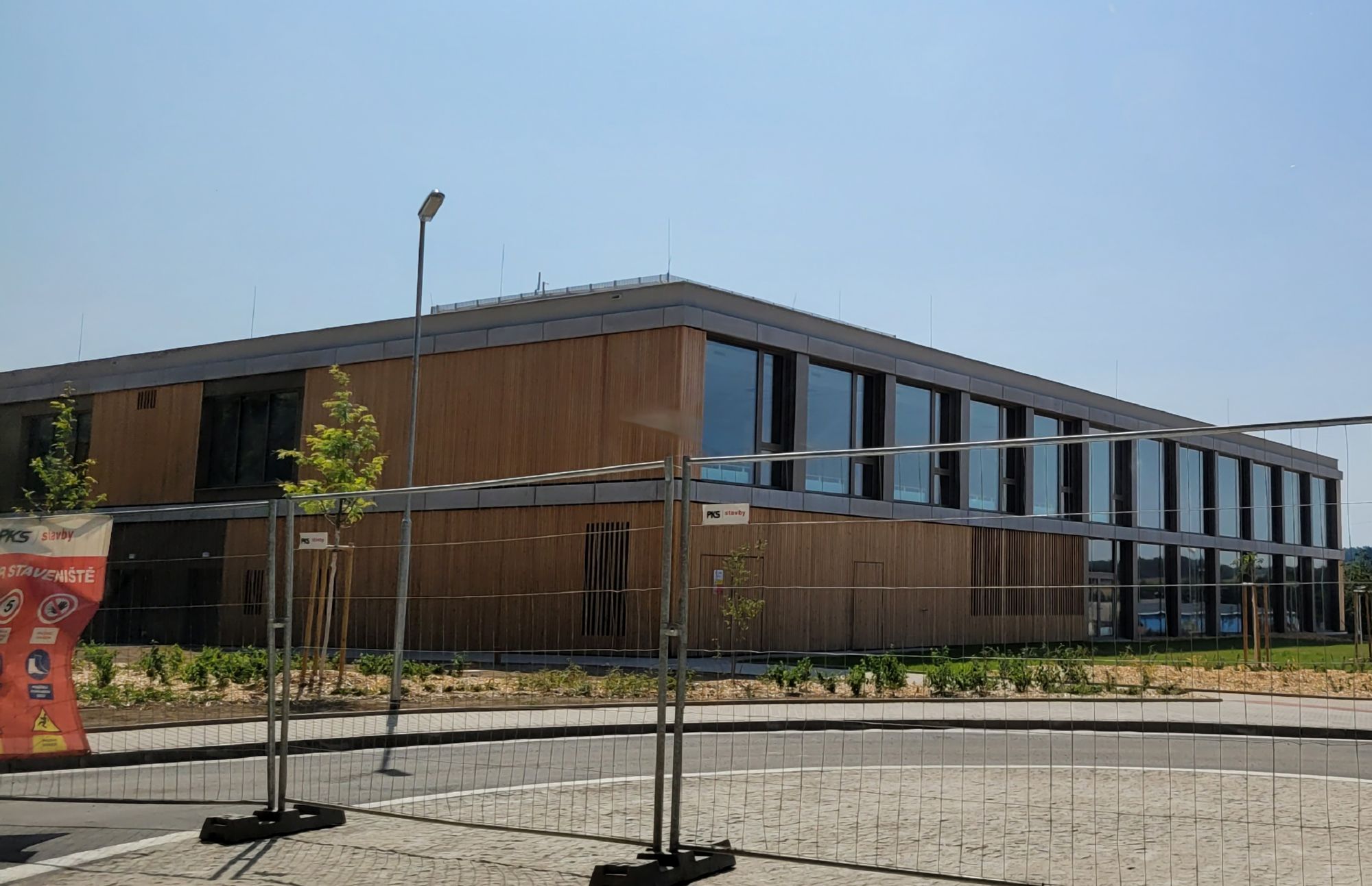 Svazková základní škola LOŠBATES foto 2