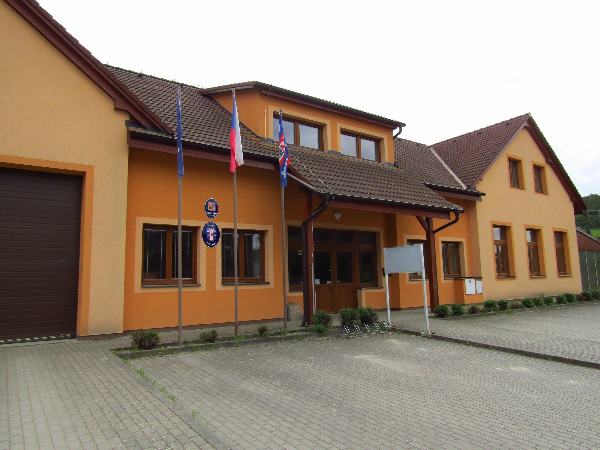 Zvěstov - obecní úřad foto 4