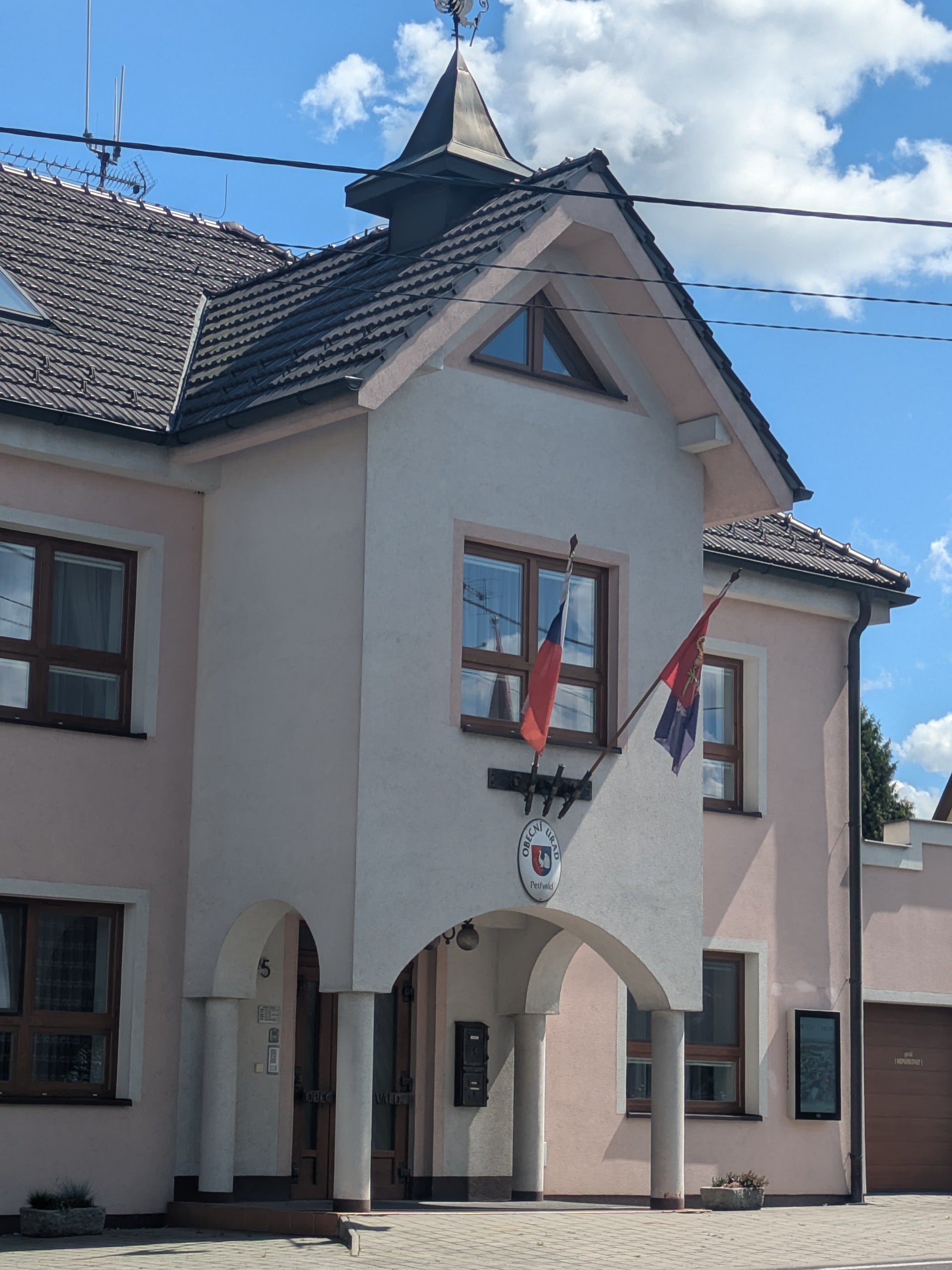Petřvald - obecní úřad foto 3