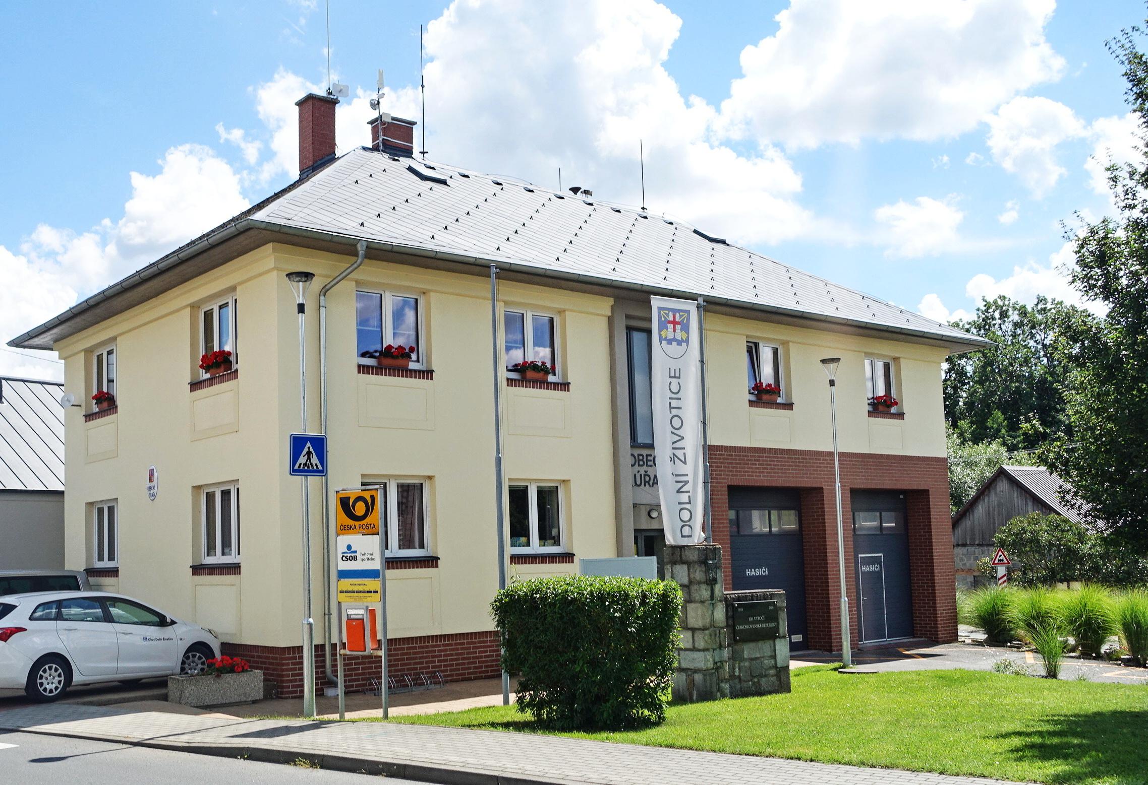 Dolní Životice - obecní úřad foto 2