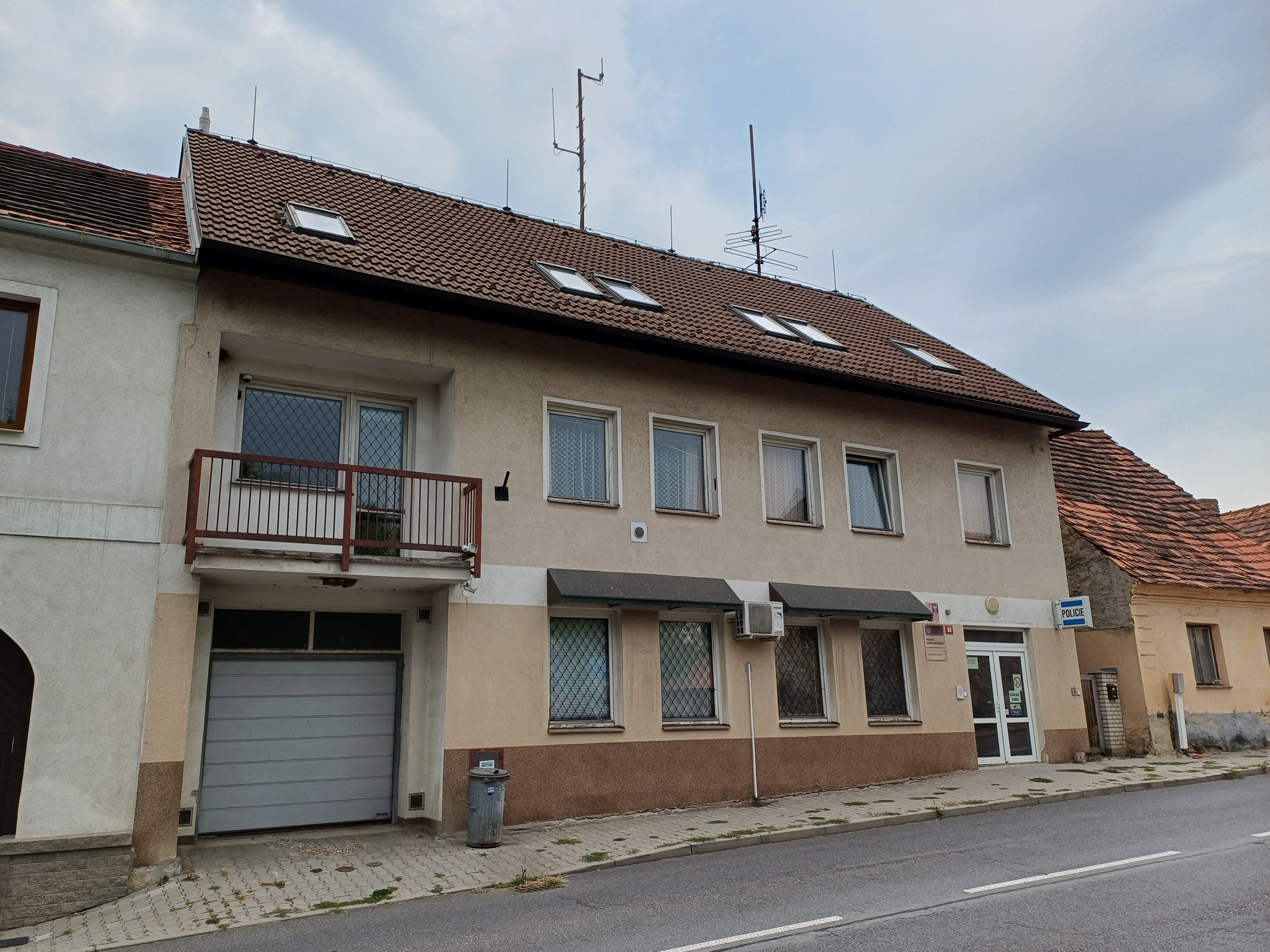 Policie ČR - Obvodní oddělení Radomyšl foto 3