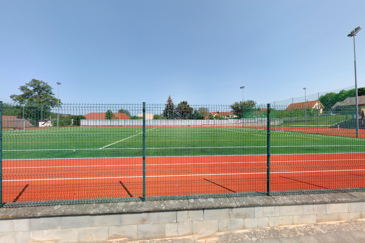 Umělka - sportovní hřiště