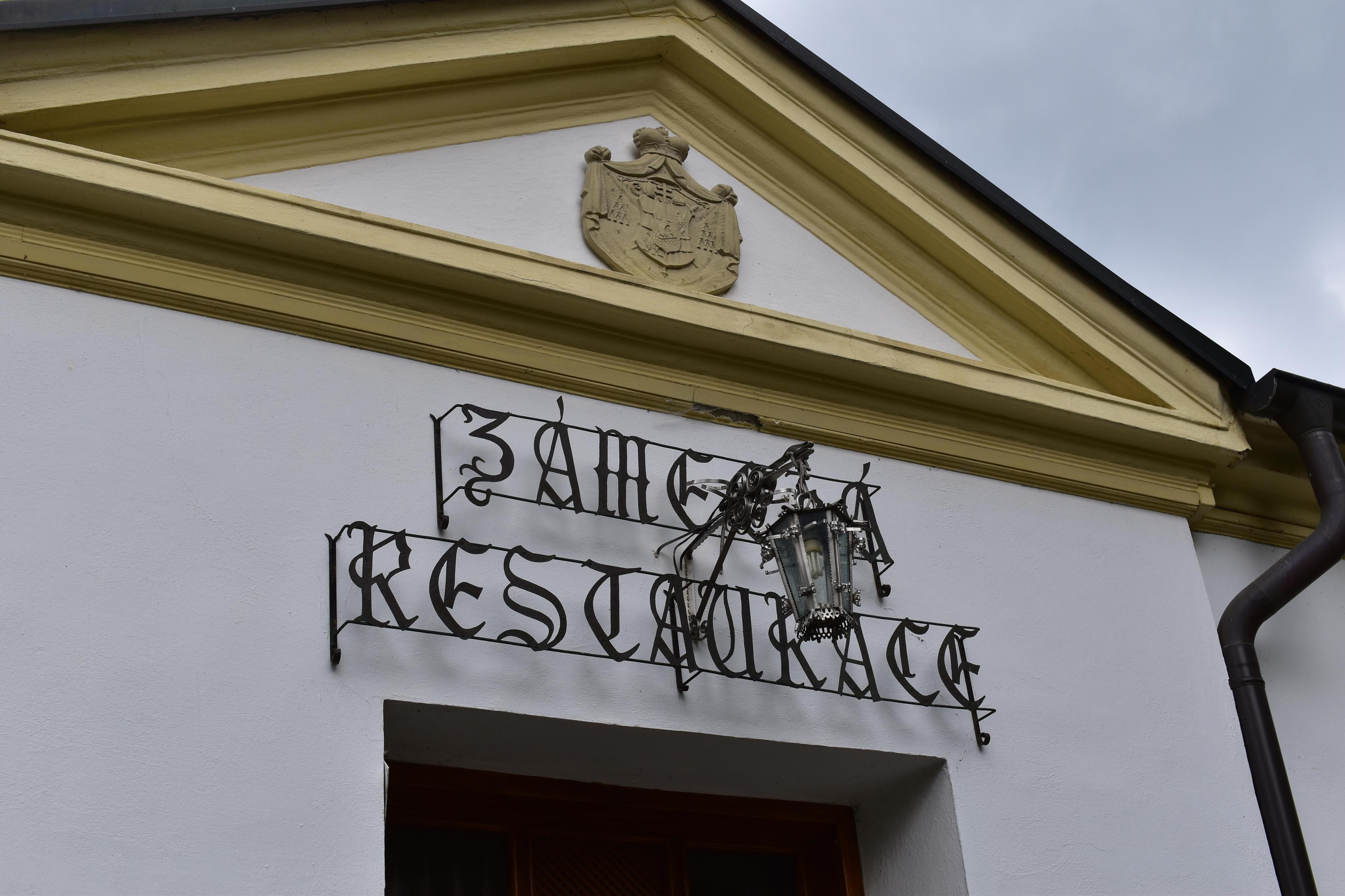 Zámecká restaurace foto 2