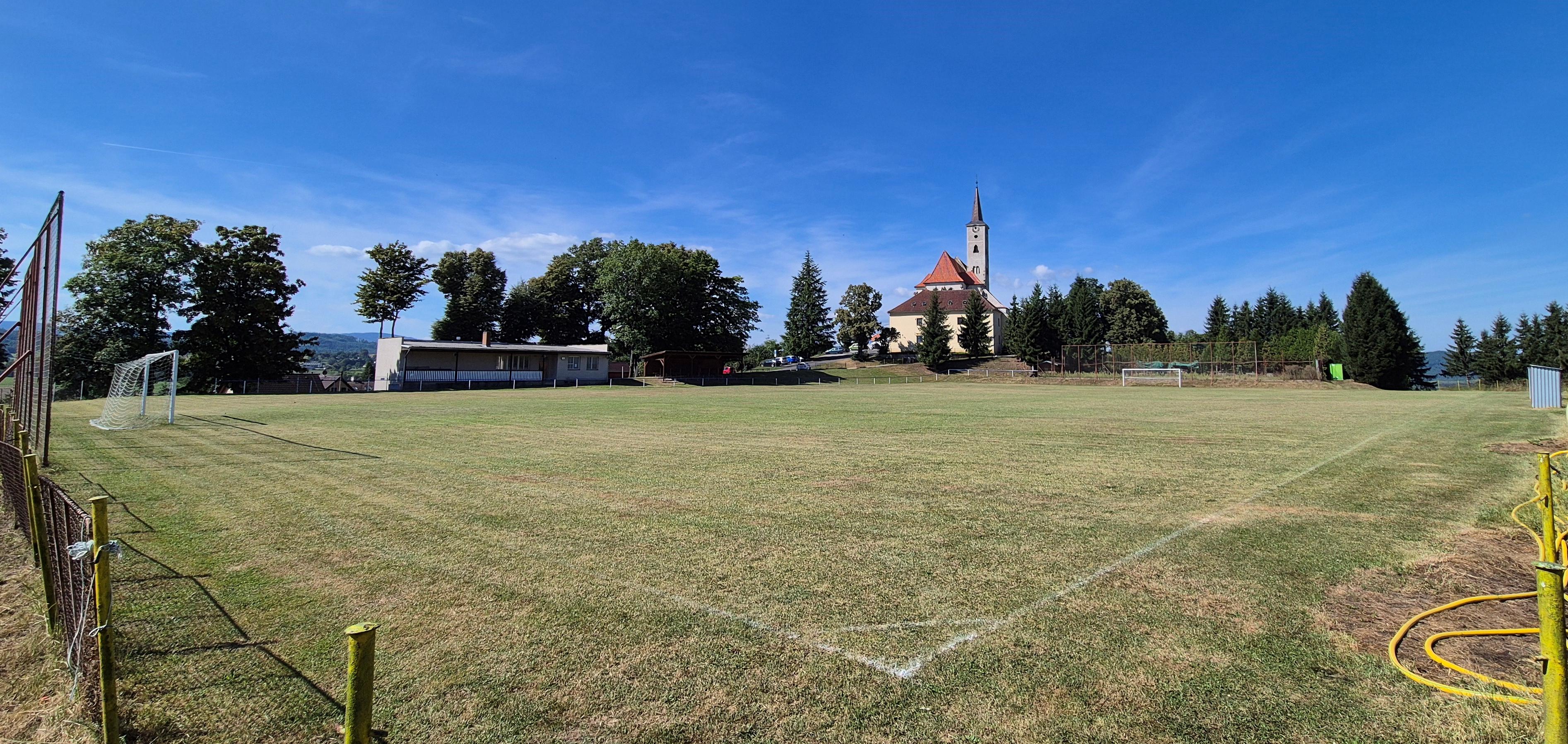 Fotbalové hřiště TJ Nezamyslice foto 3