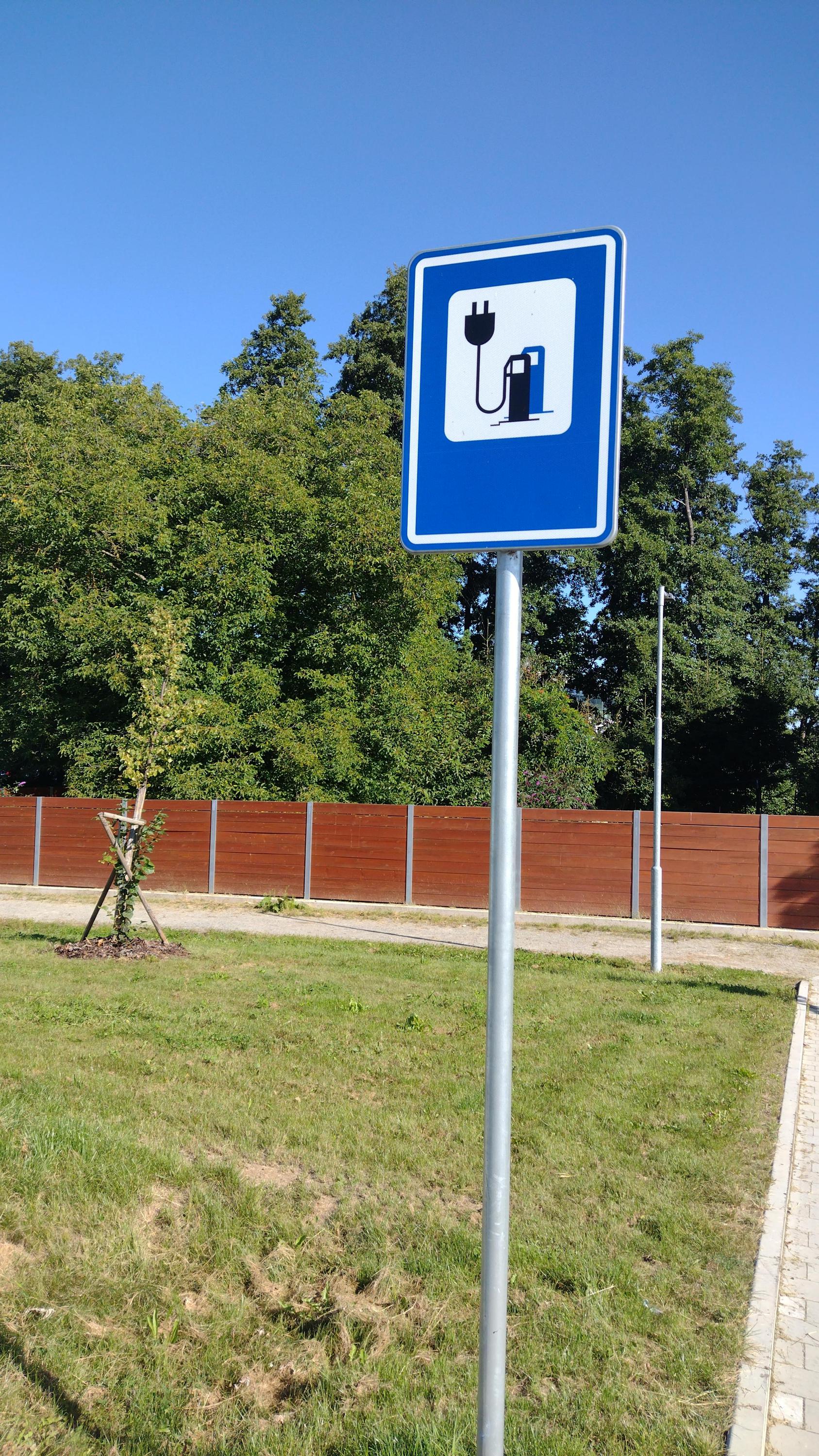 Nabíjecí stanice Lidl foto 2