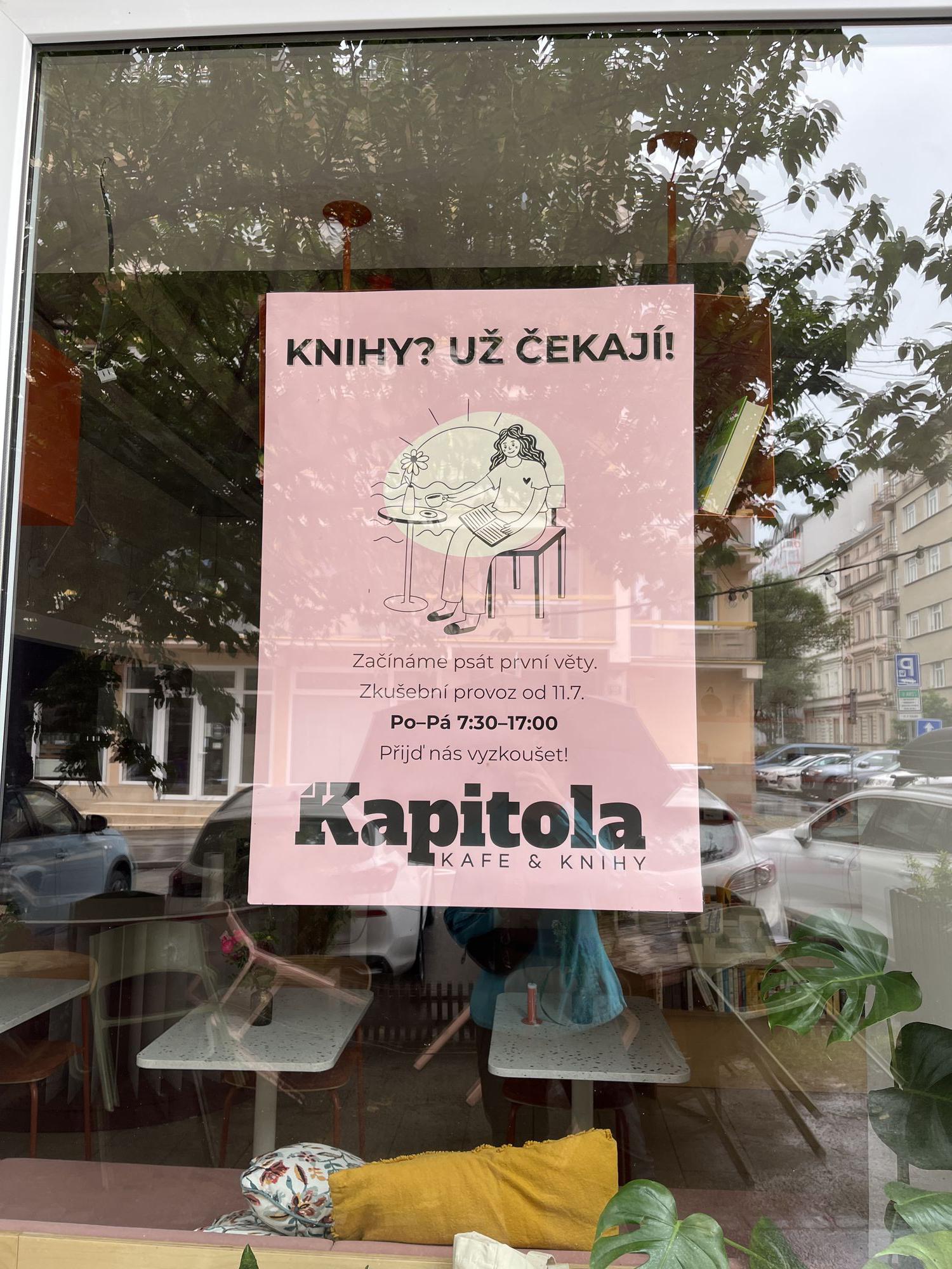 Kapitola kafe & knihy foto 2