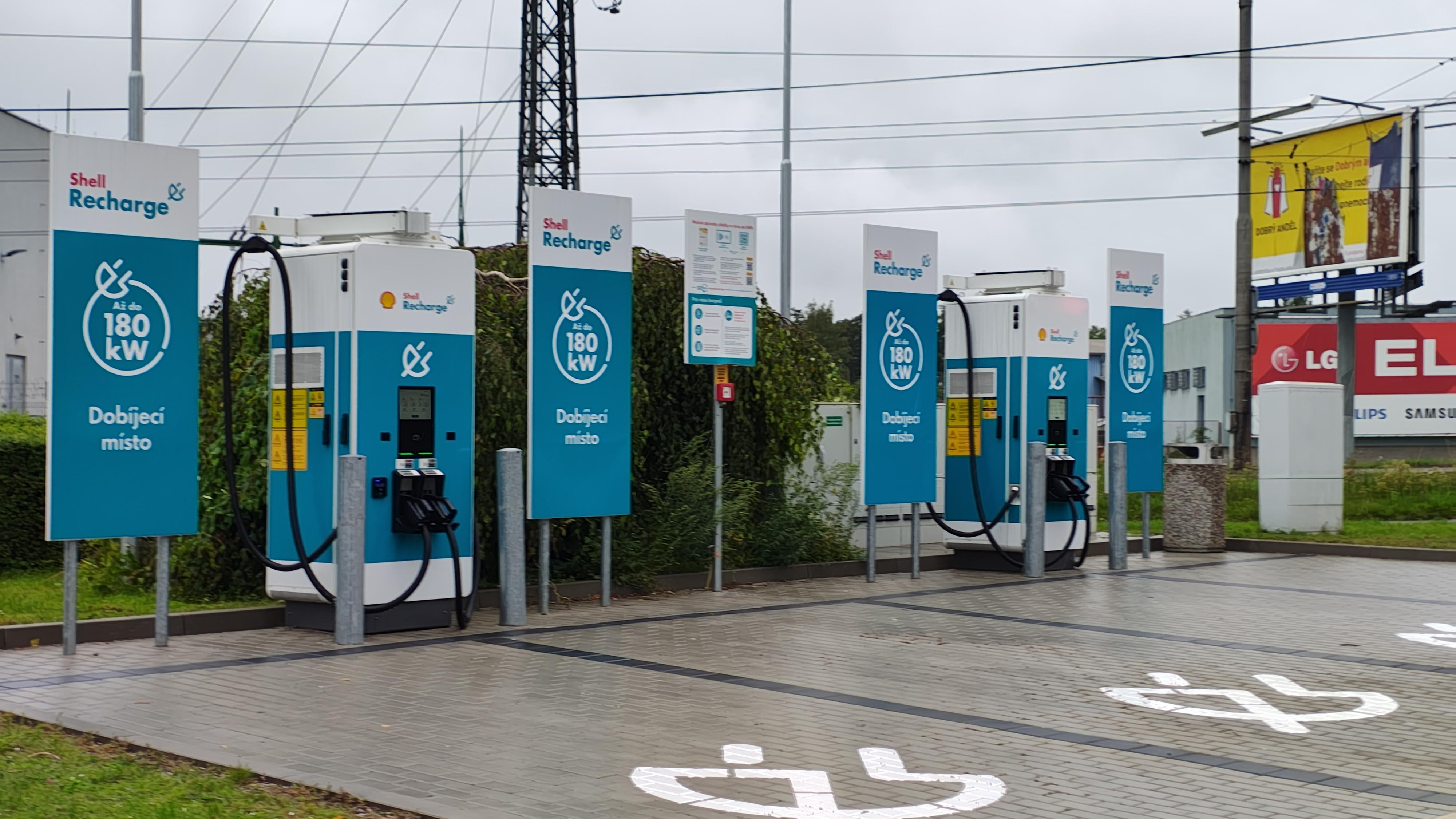 Shell Czech Republic a.s. - dobíjecí stanice foto 2