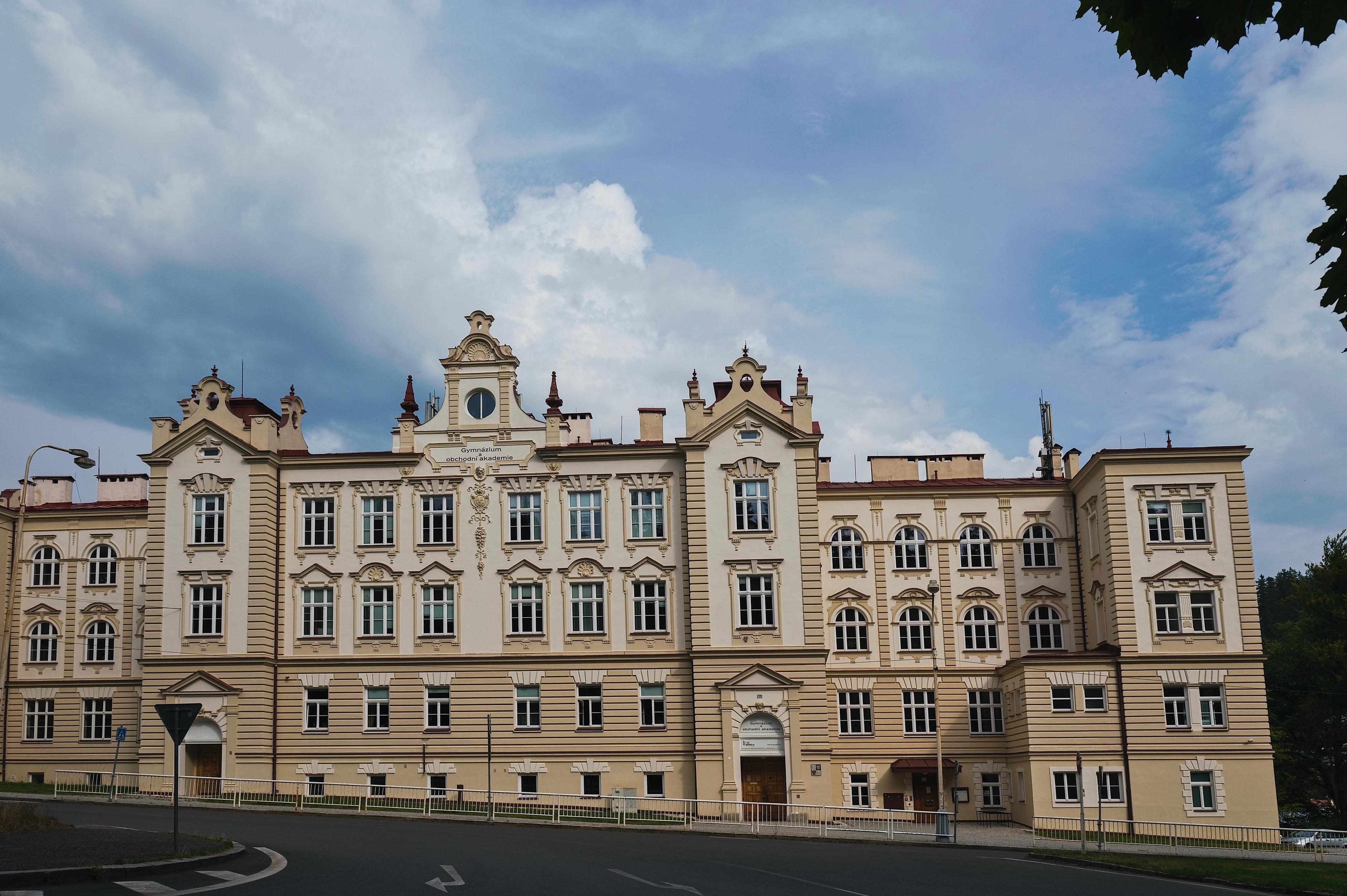 Gymnázium a obchodní akademie Mariánské Lázně foto 6