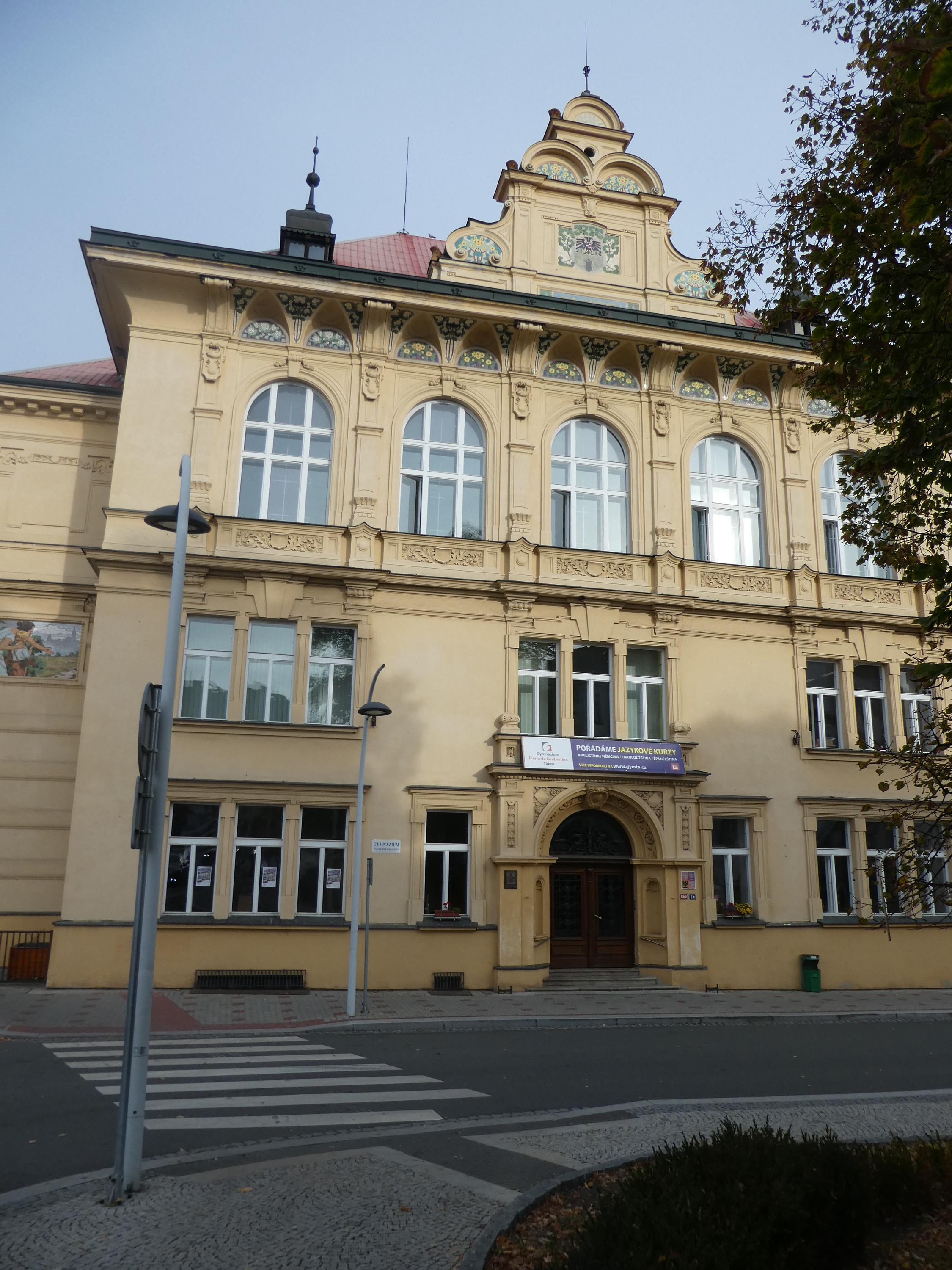 Gymnázium Pierra de Coubertina, Tábor, Náměstí Františka Křižíka 860 foto 5