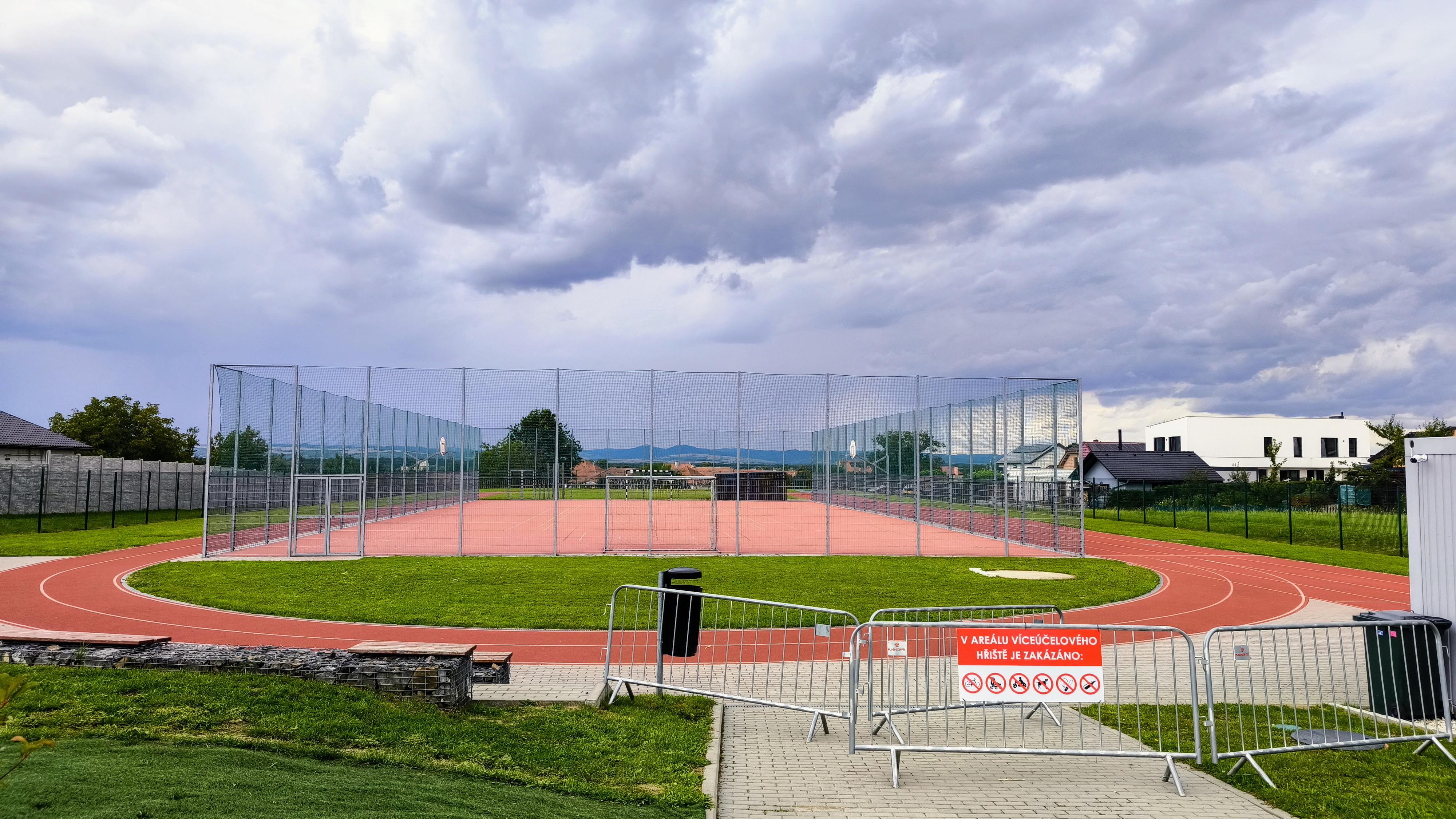 Víceúčelové hřiště Ostrožská Nová Ves foto 6