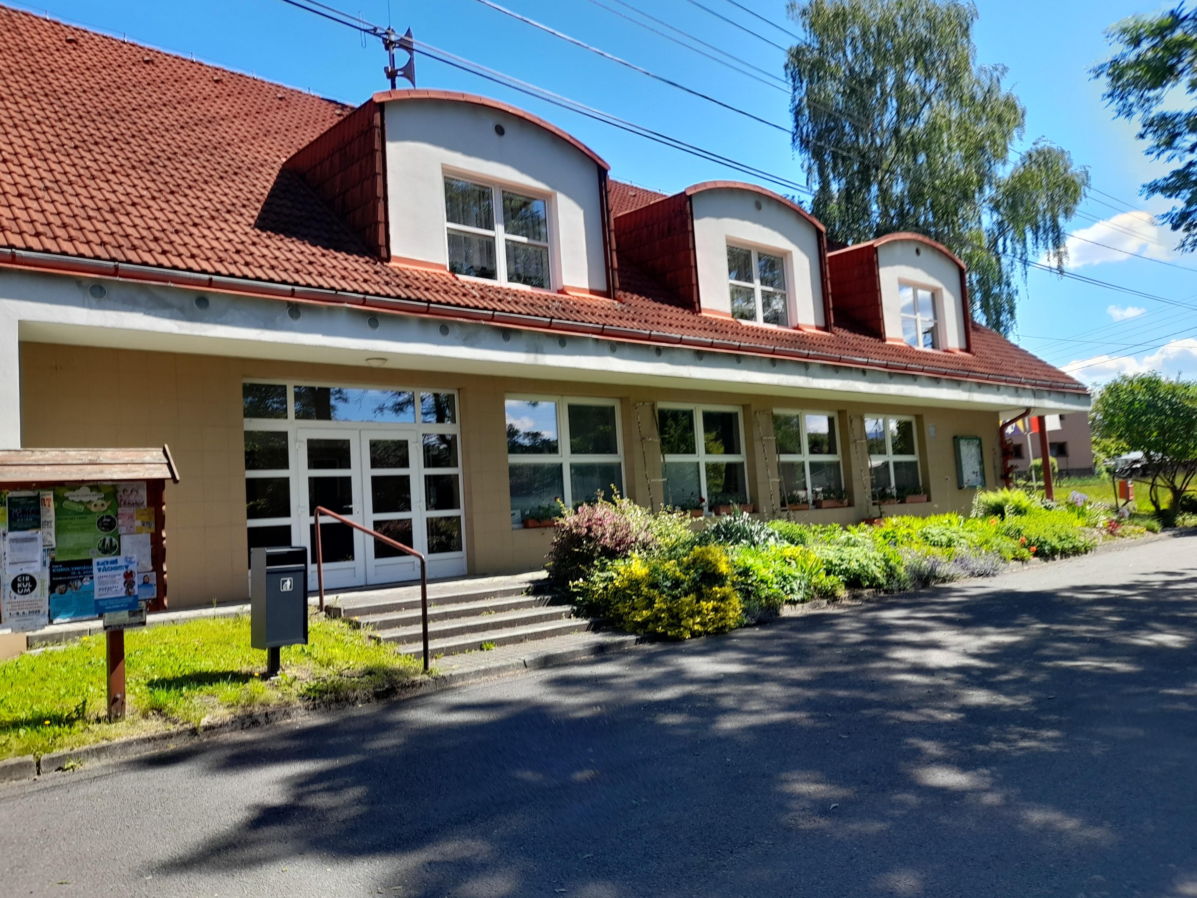 Nižní Lhoty - obecní úřad