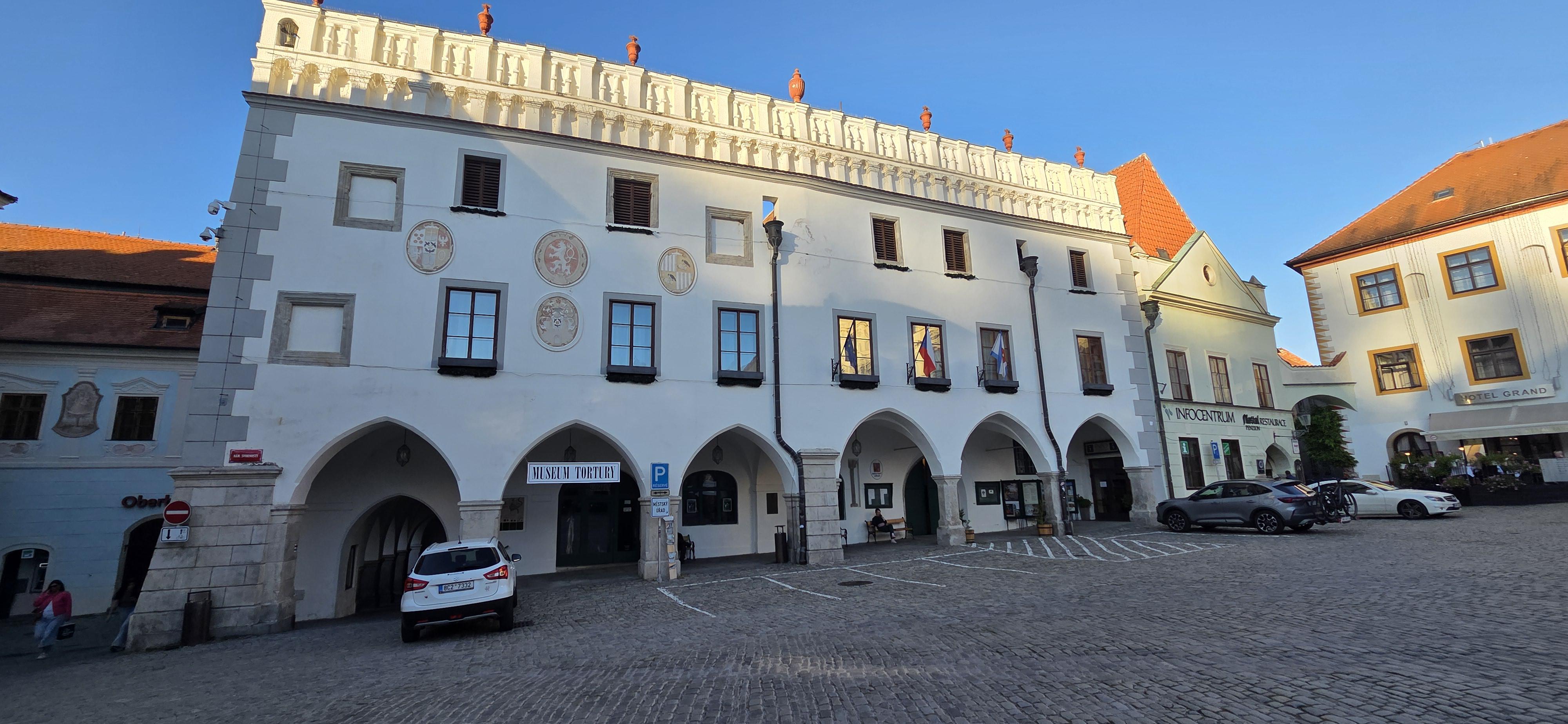 Český Krumlov - městský úřad radnice foto 6