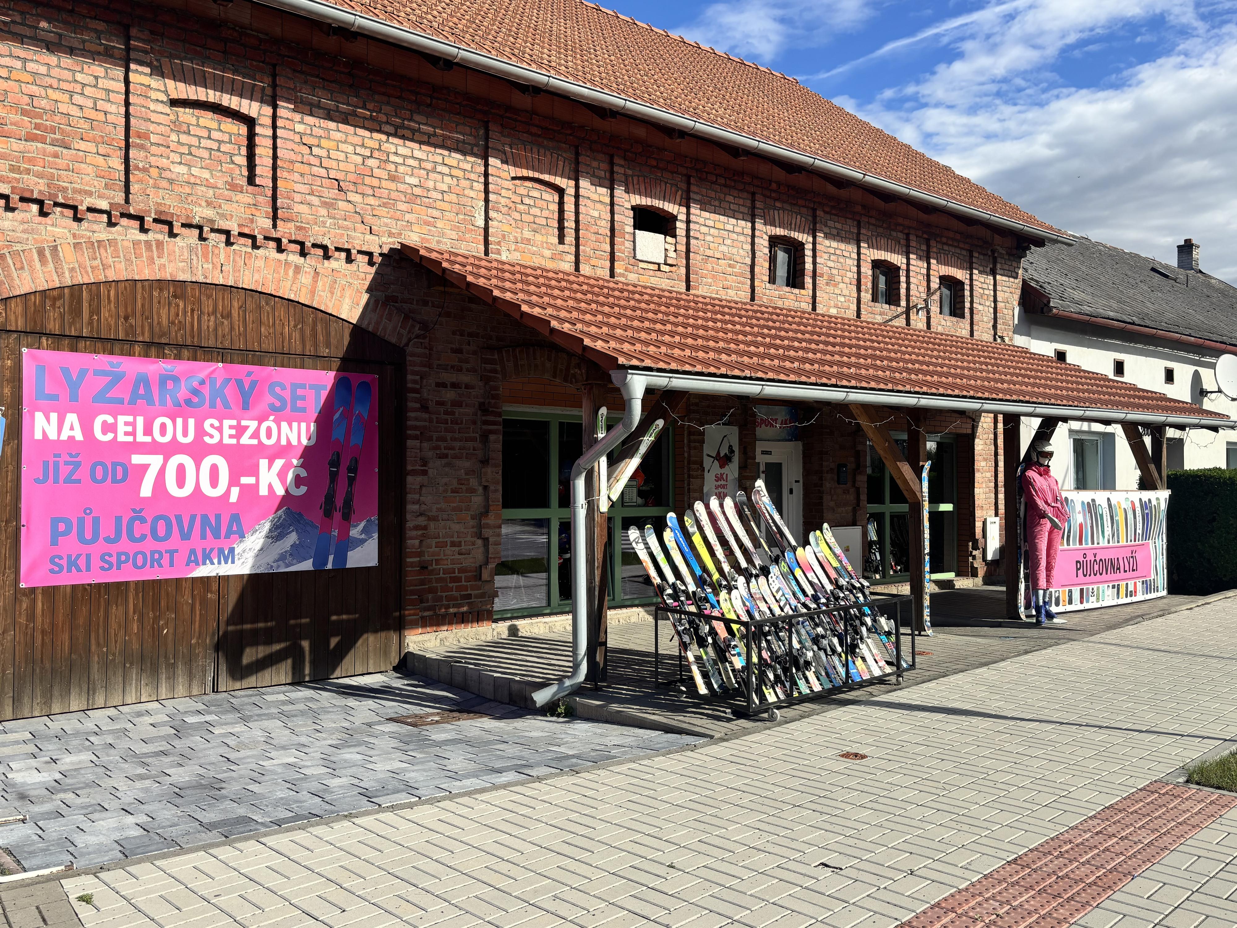 AKM SKI SPORT - půjčovna lyží a snowboardů foto 2
