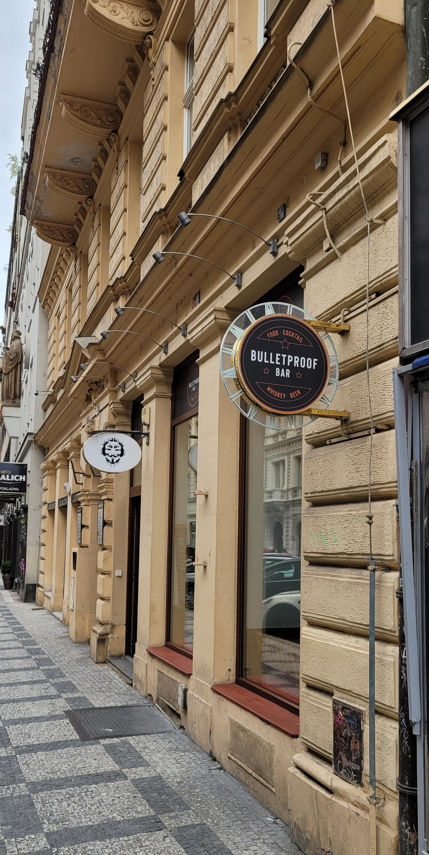 Bulletproof bar foto 5