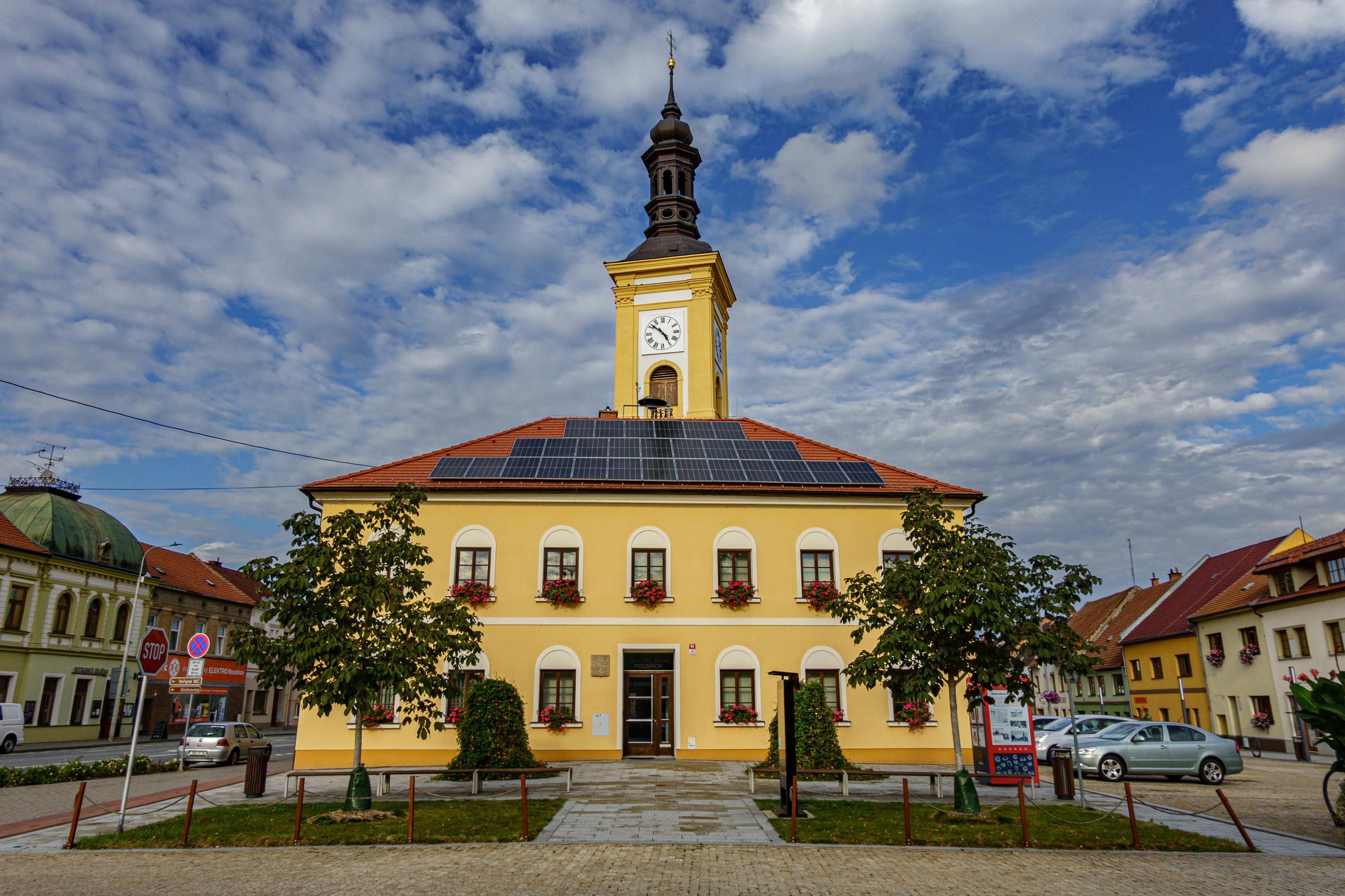 Rousínov - městský úřad foto 3