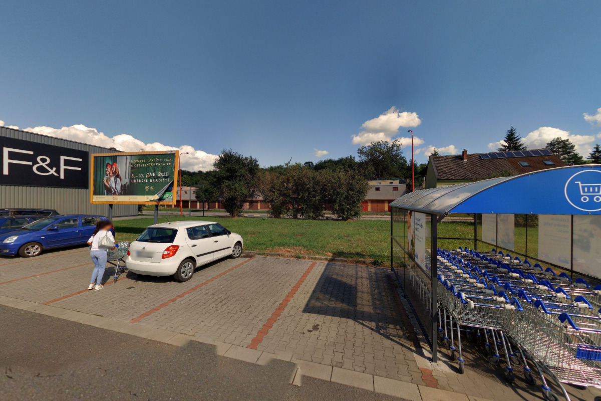 Dobíjecí stanice ČEZ